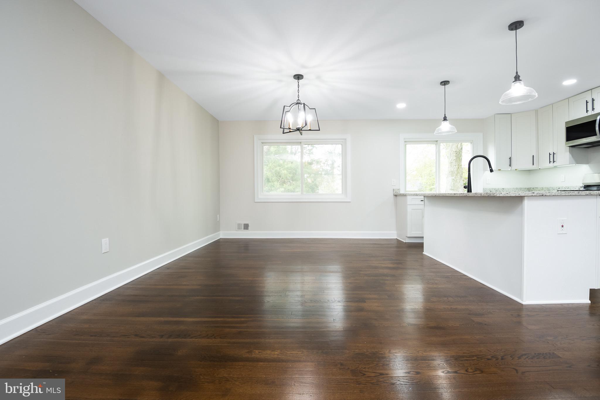 ROBIN HOOD PLAINS - Residential