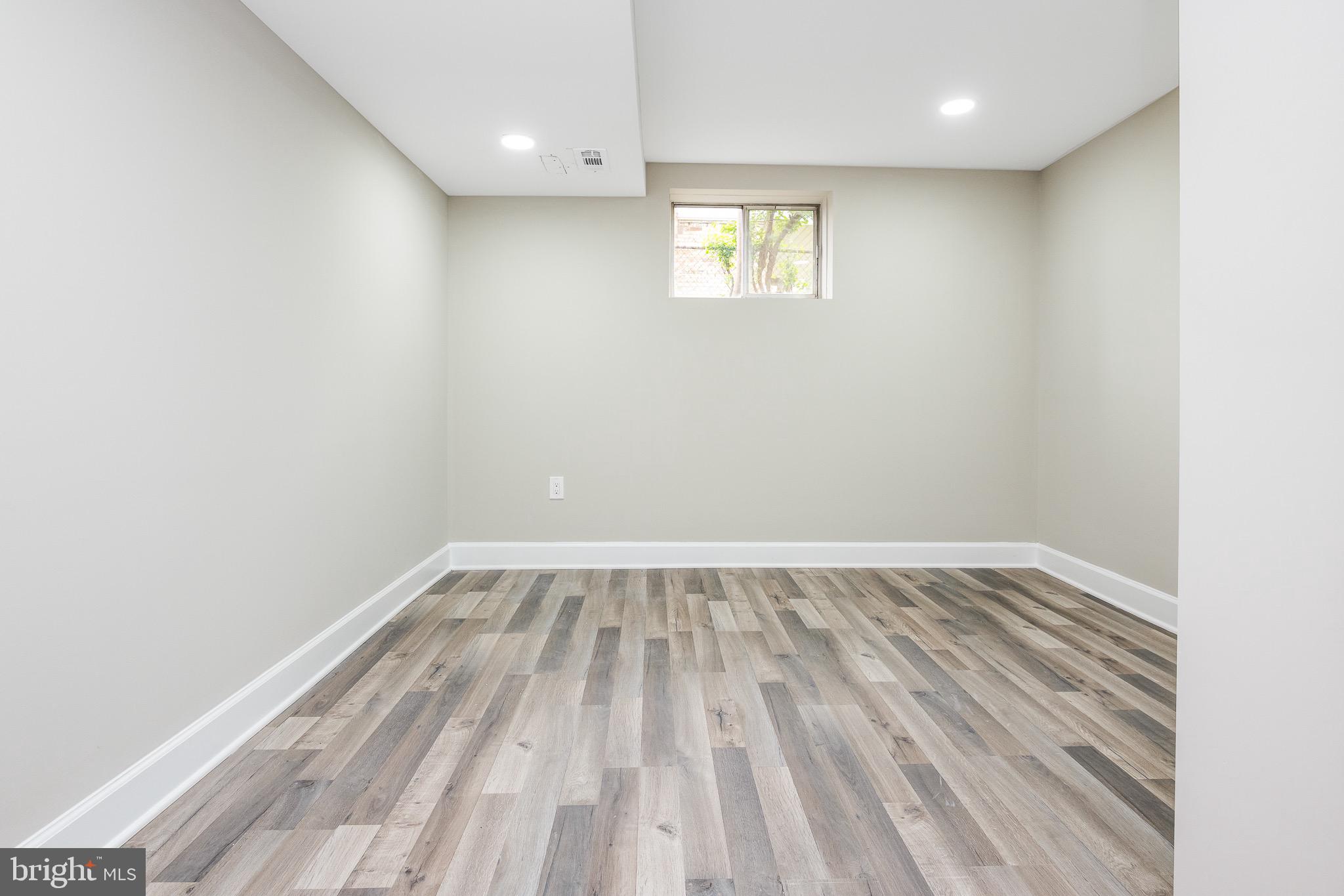 ROBIN HOOD PLAINS - Residential