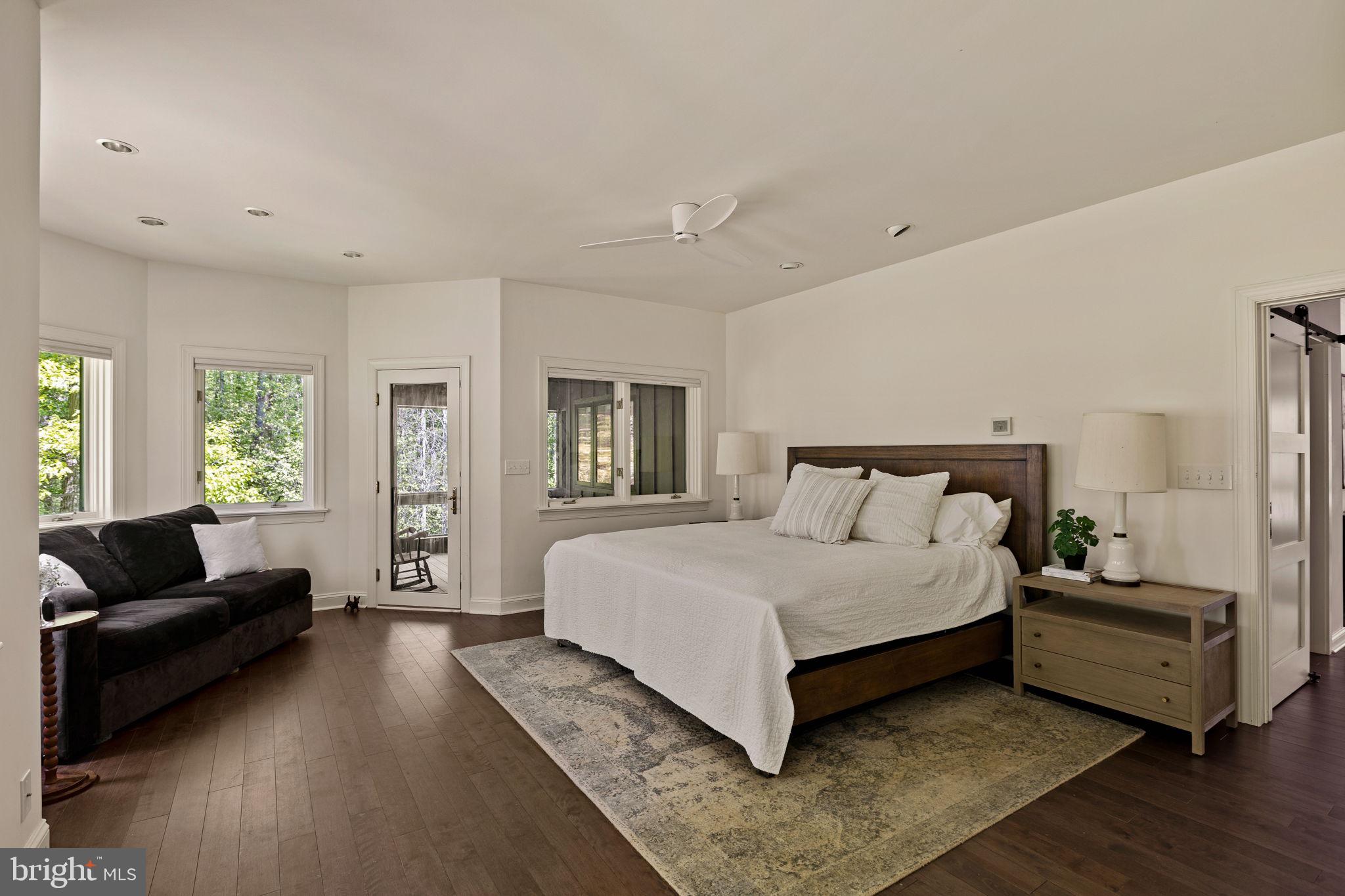 HUNTVIEW AT HORSES - Residential