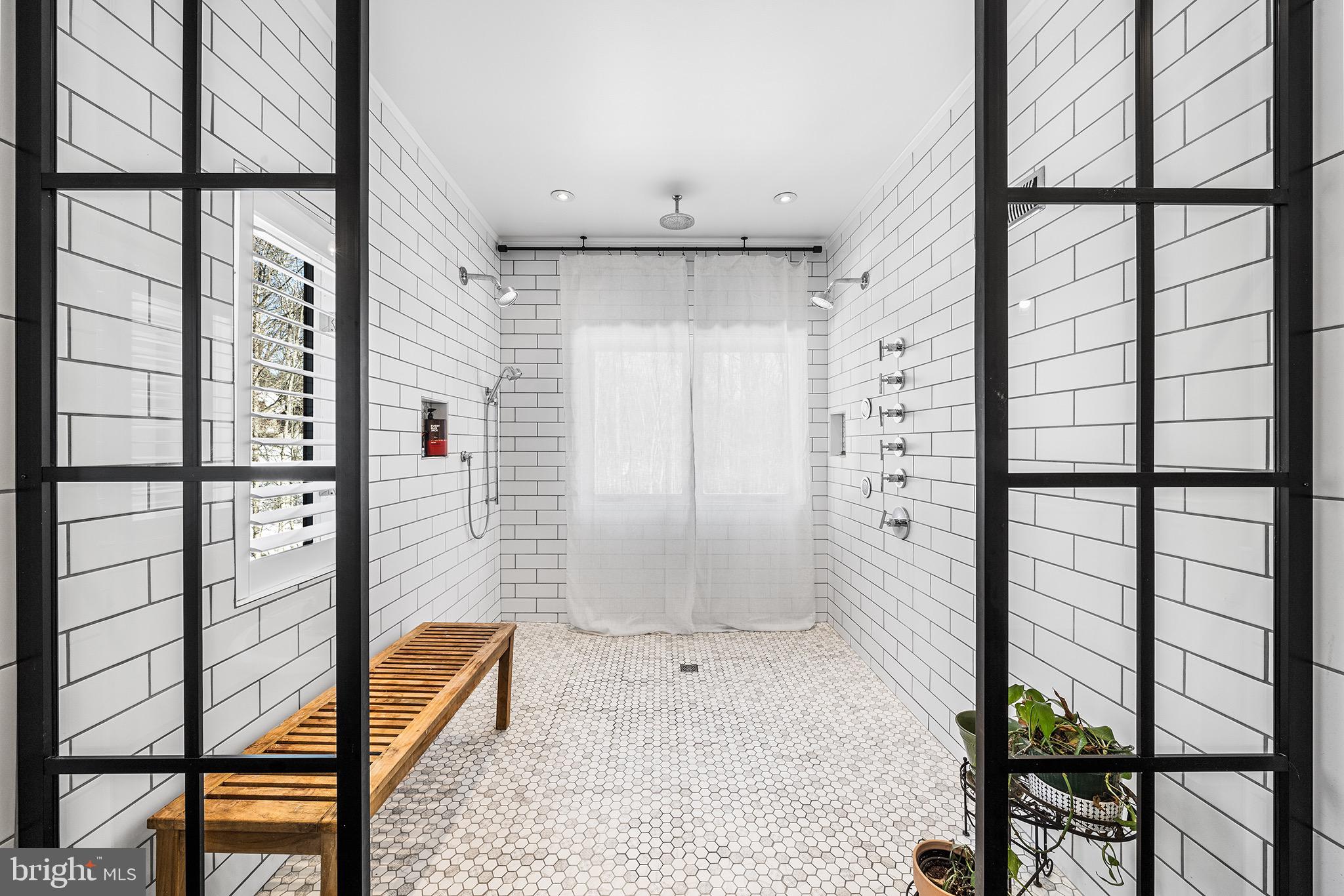 HUNTVIEW AT HORSES - Residential