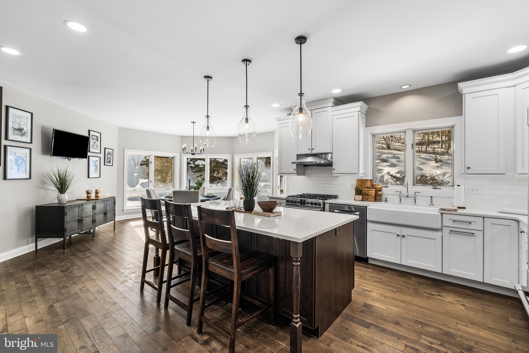 HUNTVIEW AT HORSES - Residential