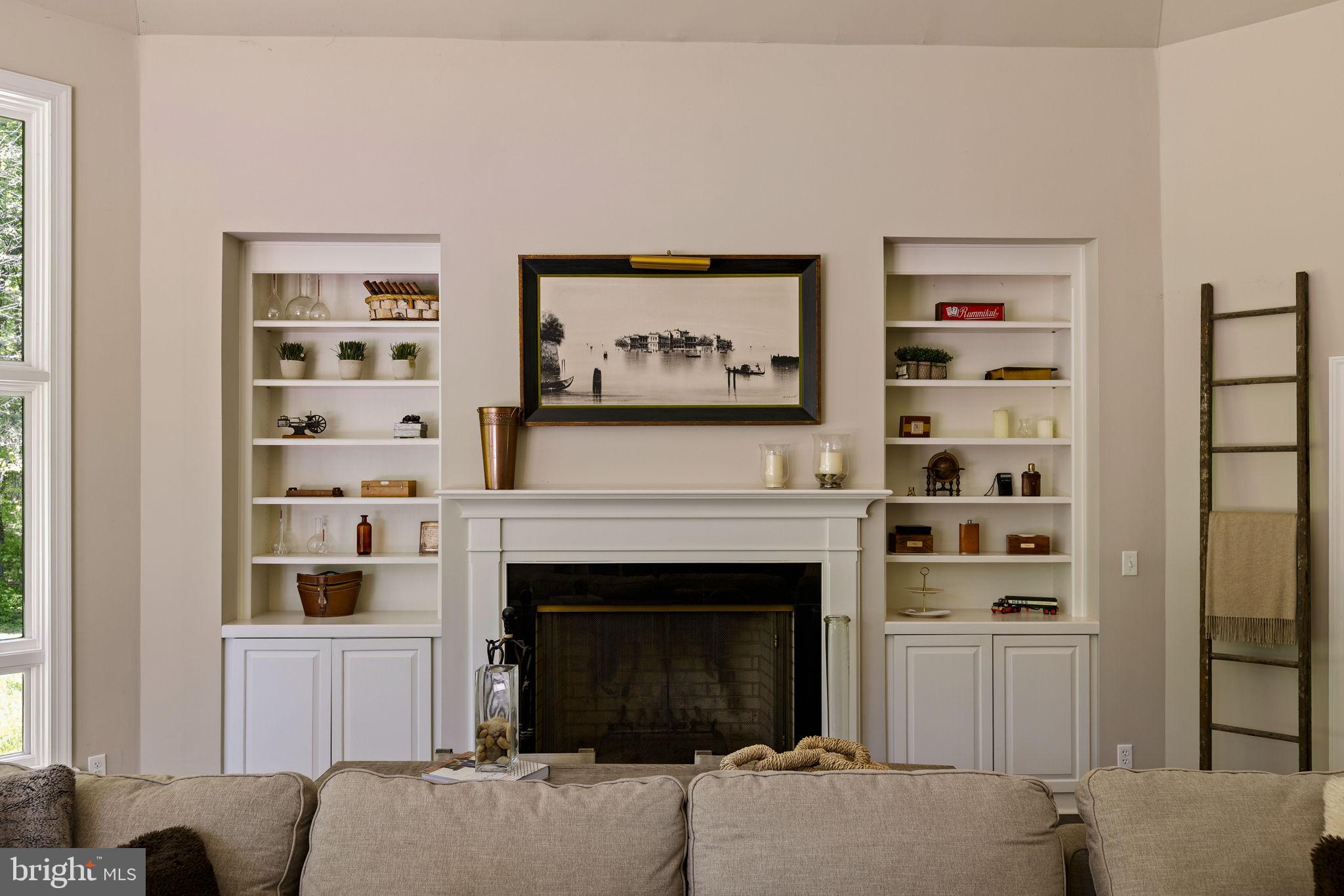 HUNTVIEW AT HORSES - Residential