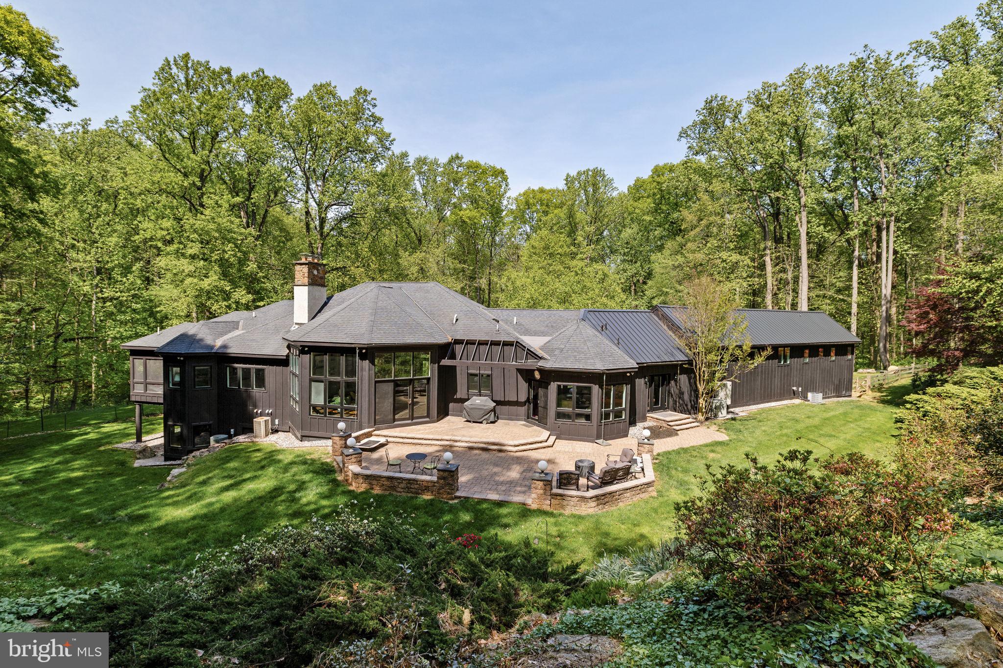 HUNTVIEW AT HORSES - Residential