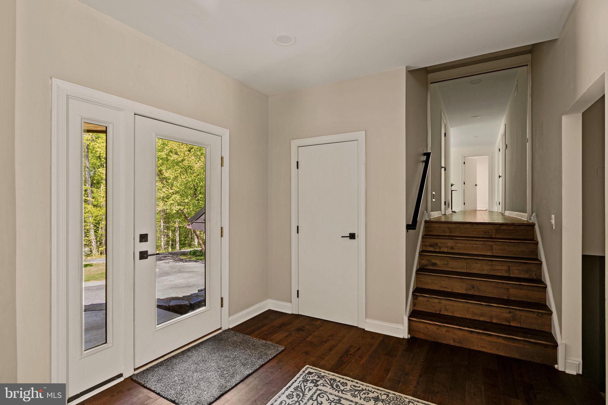 HUNTVIEW AT HORSES - Residential