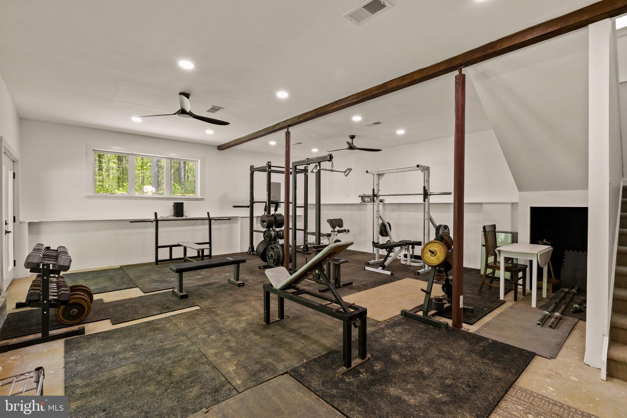 HUNTVIEW AT HORSES - Residential