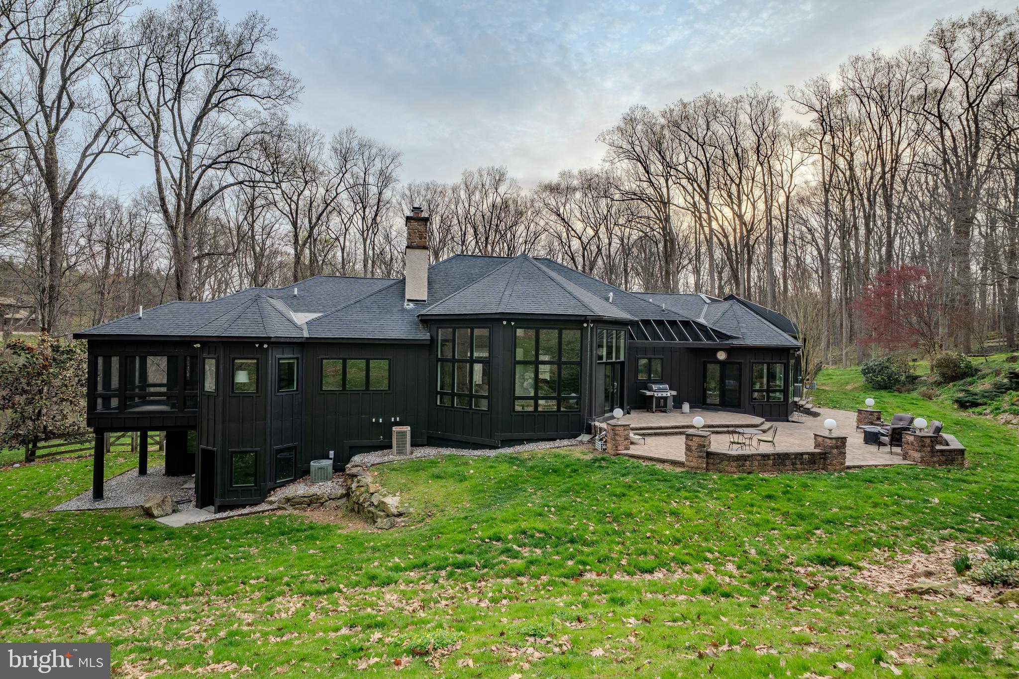 HUNTVIEW AT HORSES - Residential