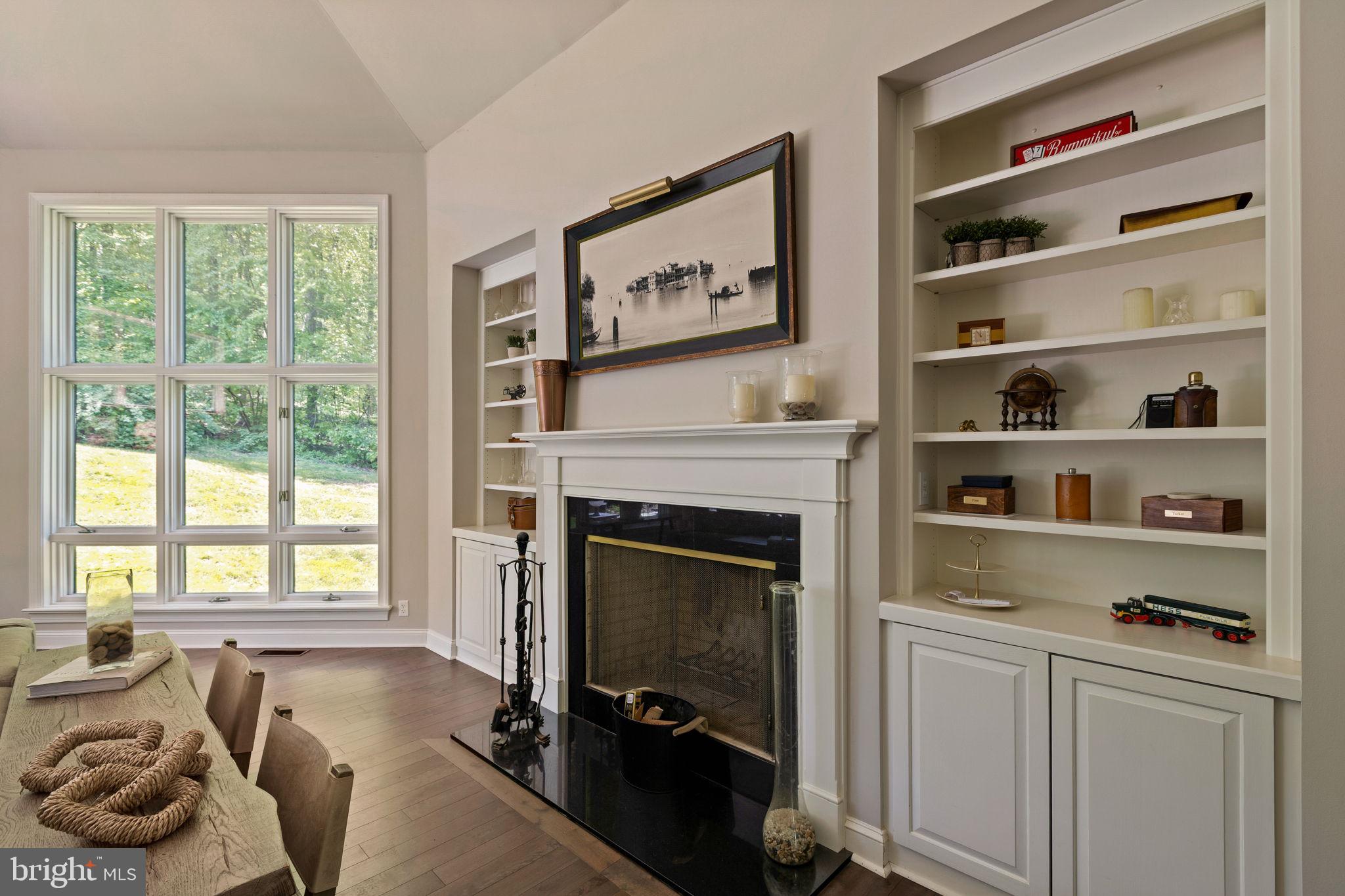 HUNTVIEW AT HORSES - Residential