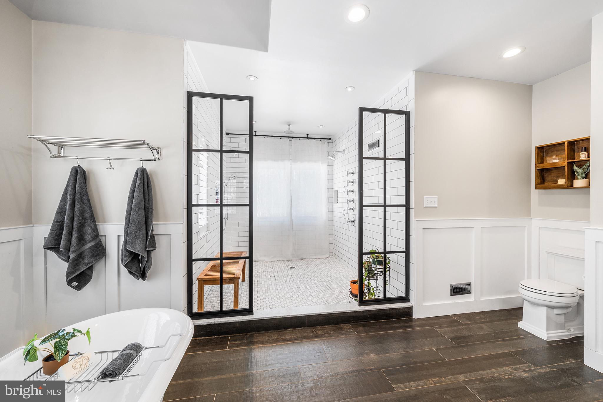 HUNTVIEW AT HORSES - Residential