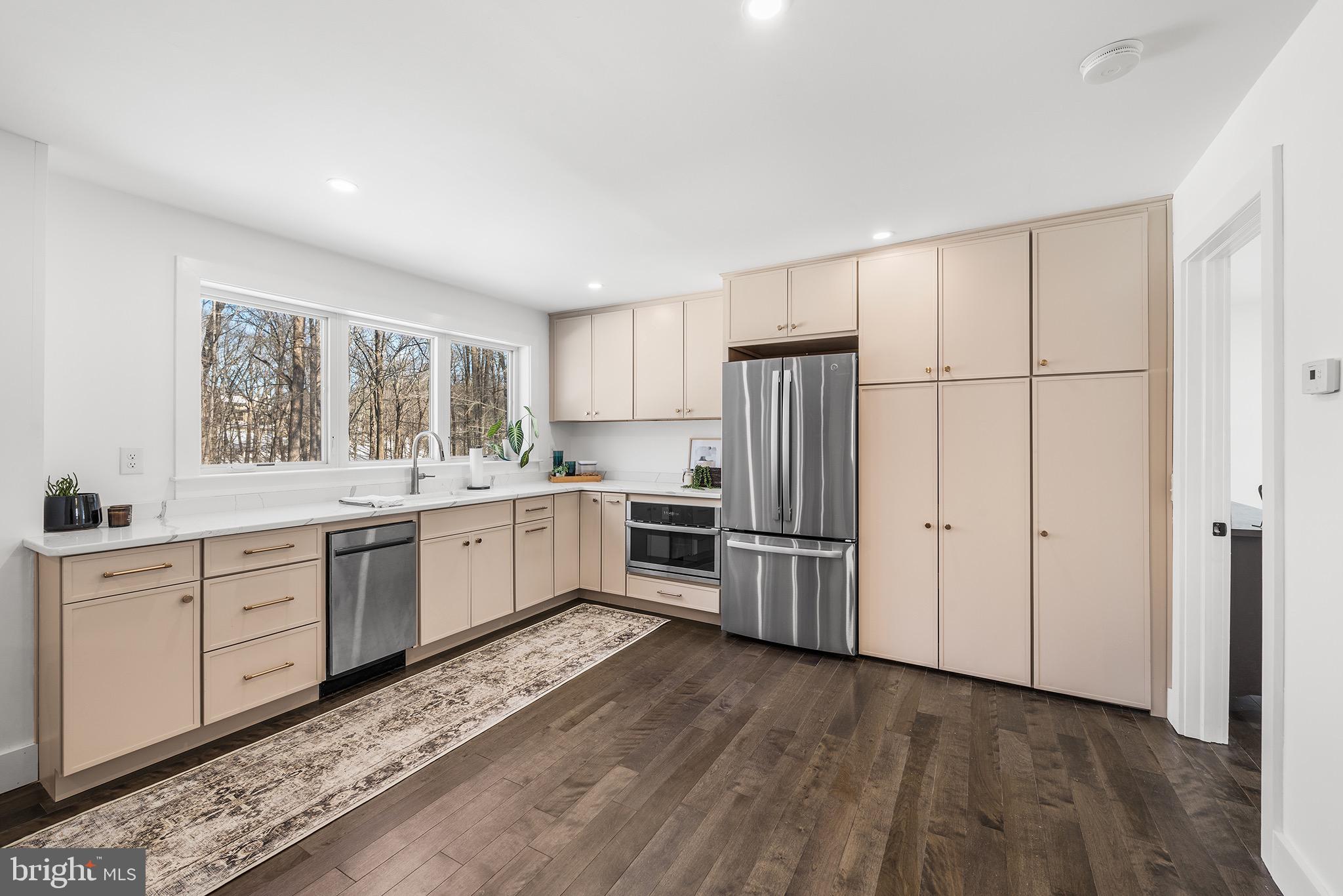 HUNTVIEW AT HORSES - Residential