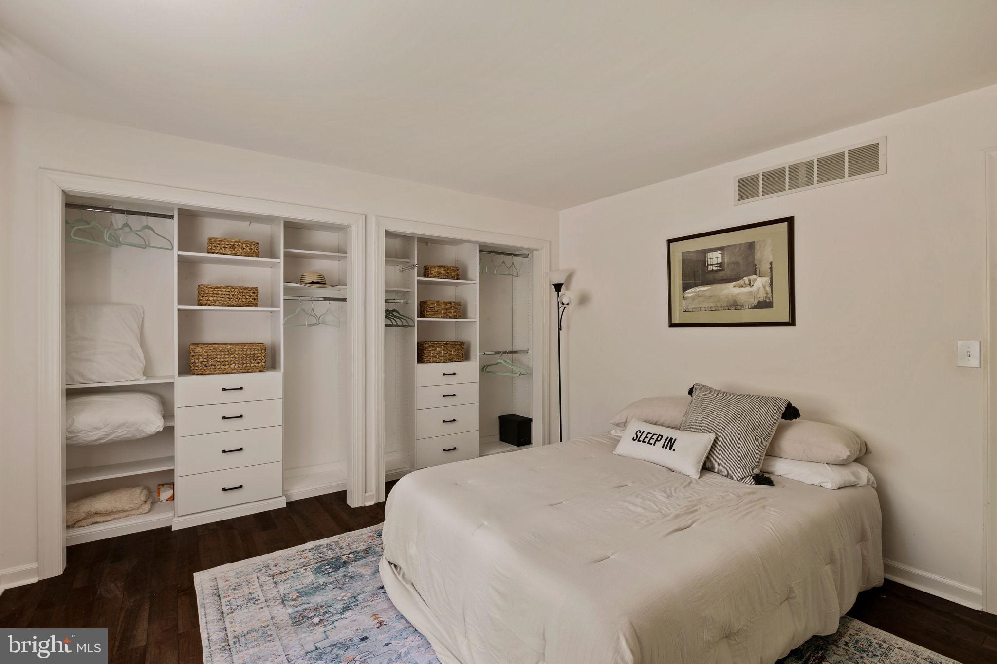 HUNTVIEW AT HORSES - Residential
