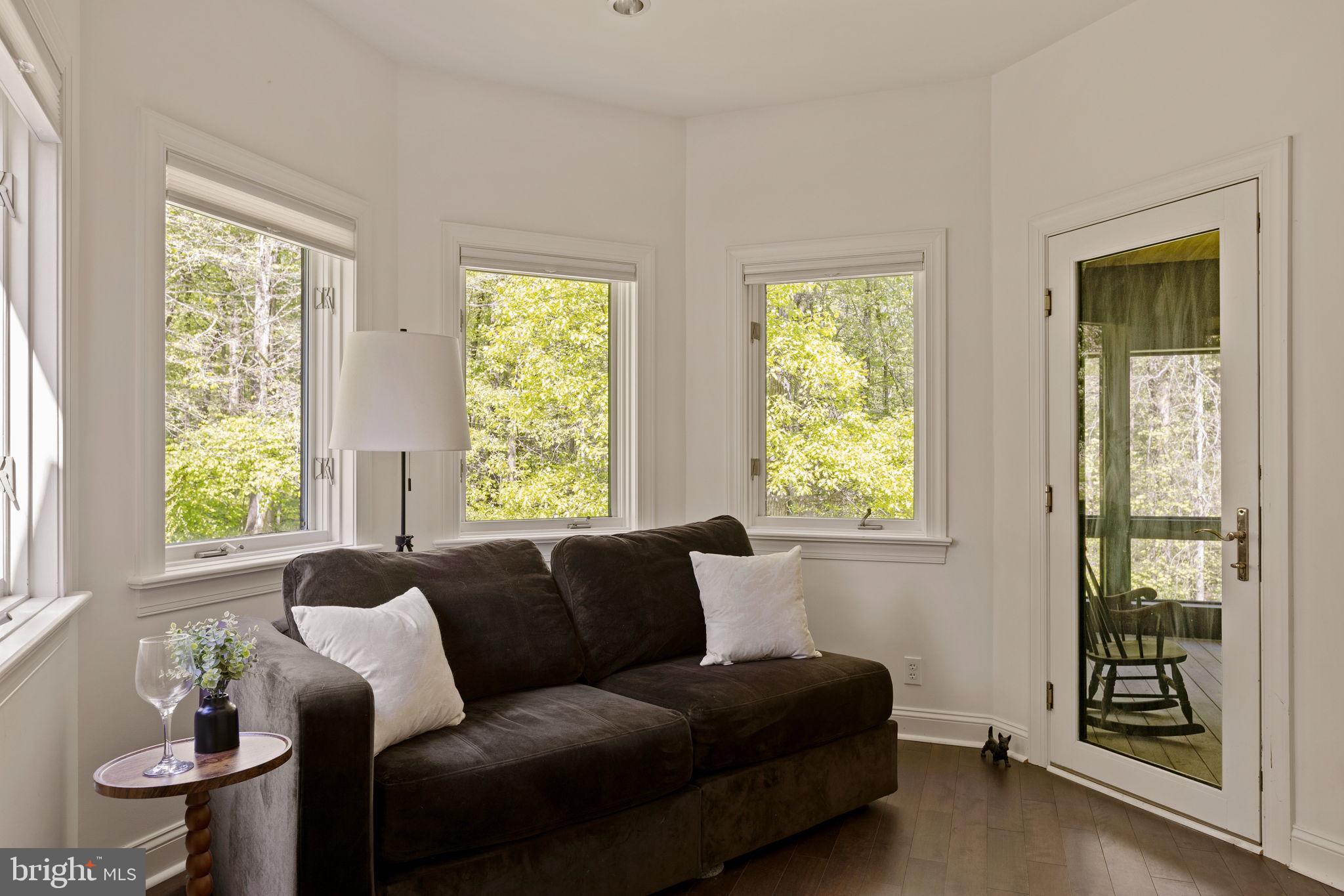 HUNTVIEW AT HORSES - Residential
