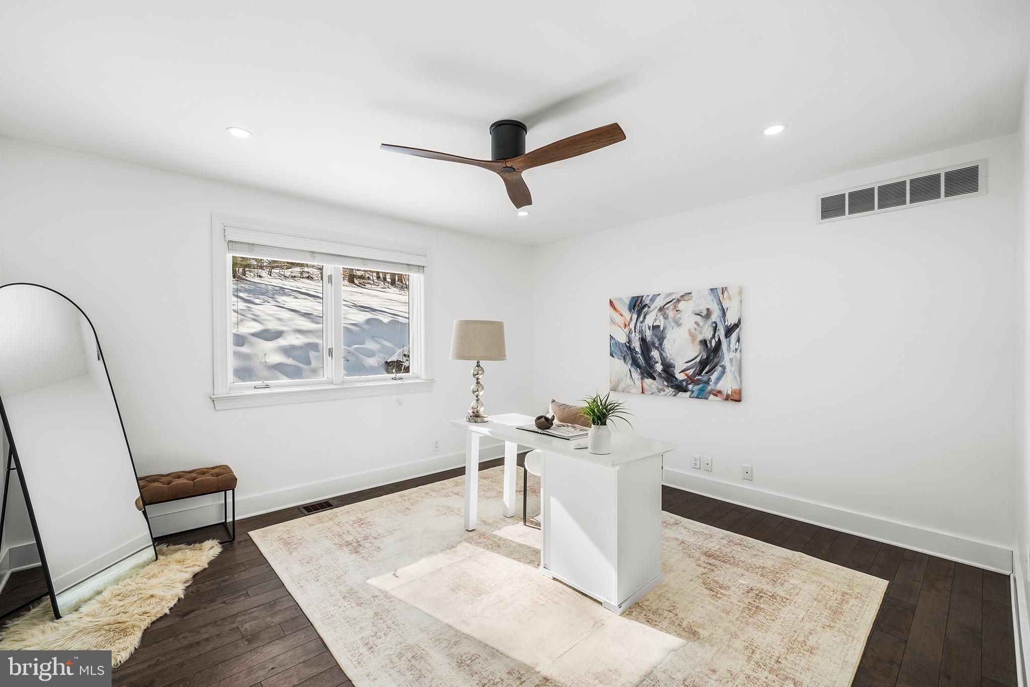 HUNTVIEW AT HORSES - Residential