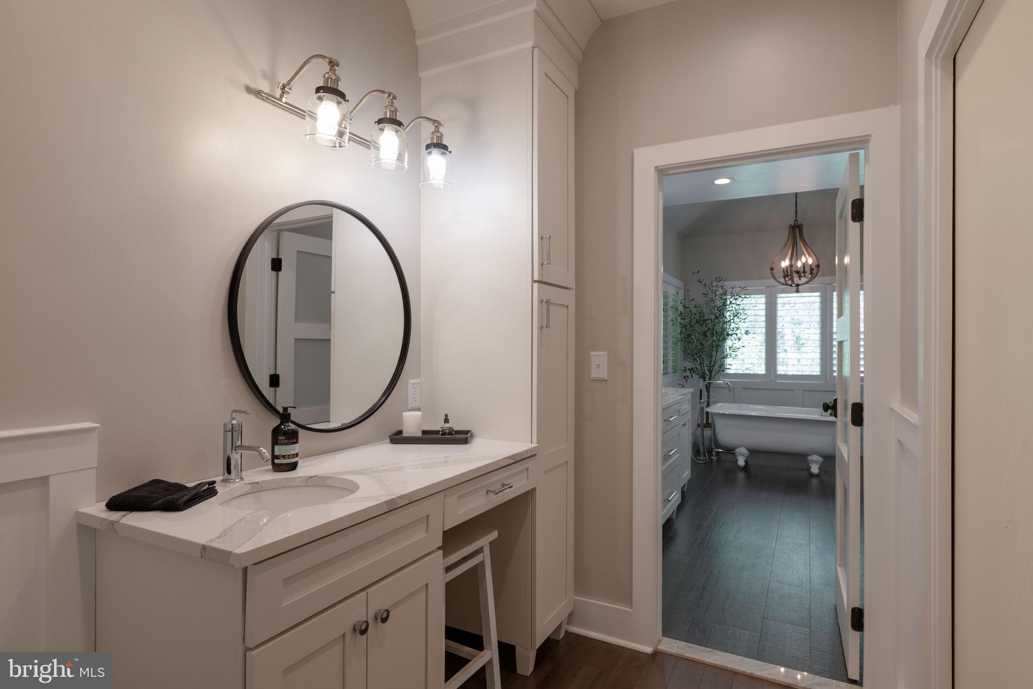 HUNTVIEW AT HORSES - Residential