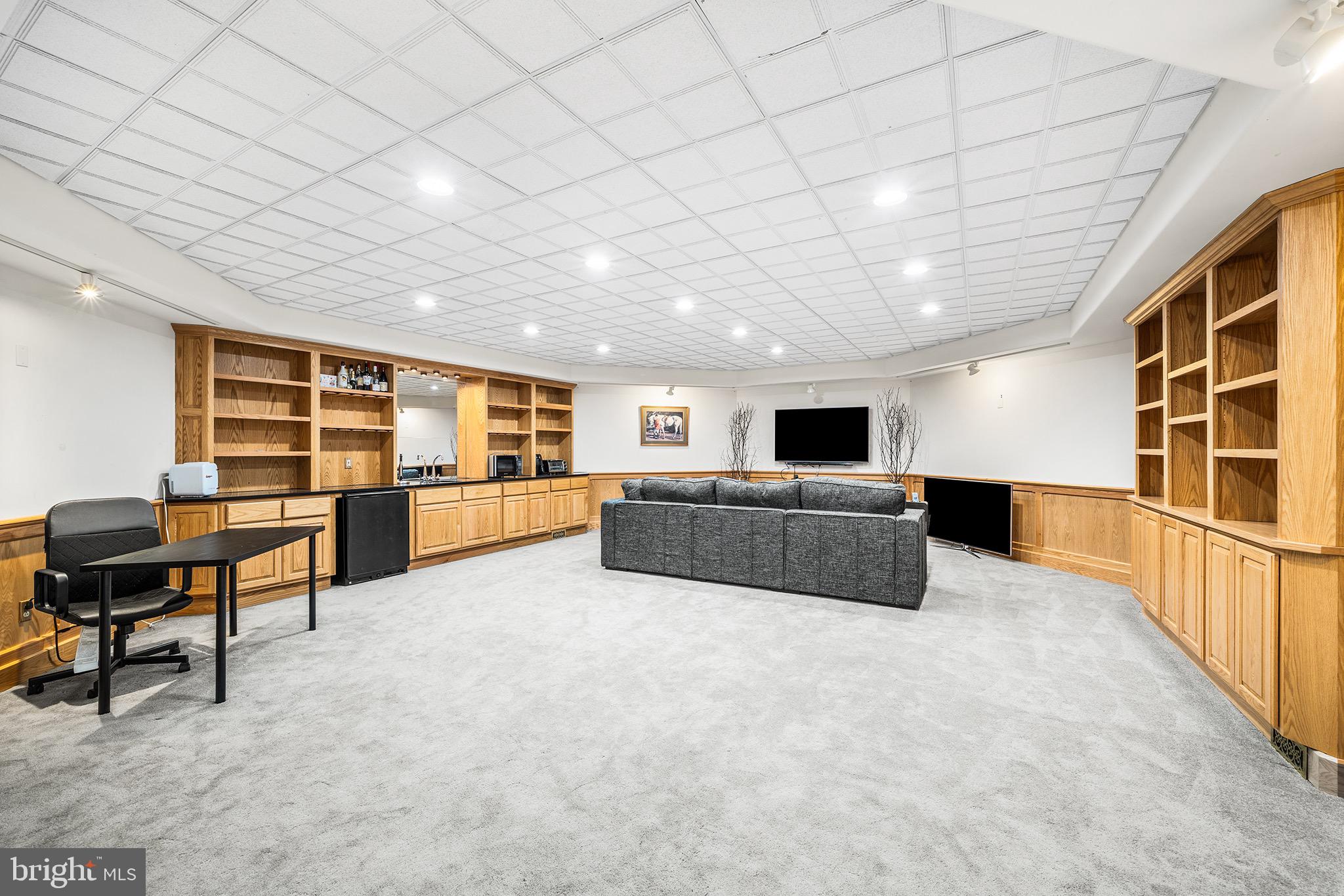 HUNTVIEW AT HORSES - Residential