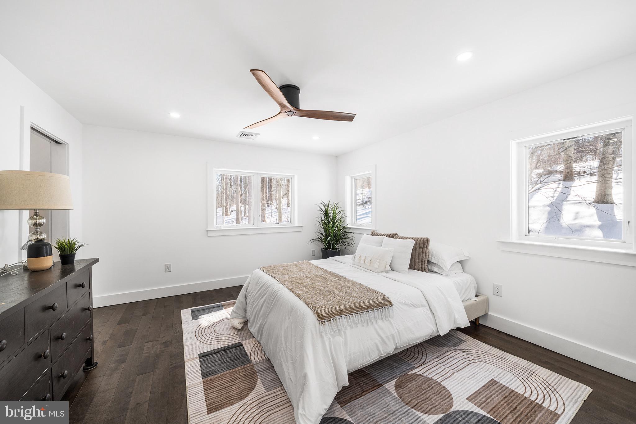 HUNTVIEW AT HORSES - Residential