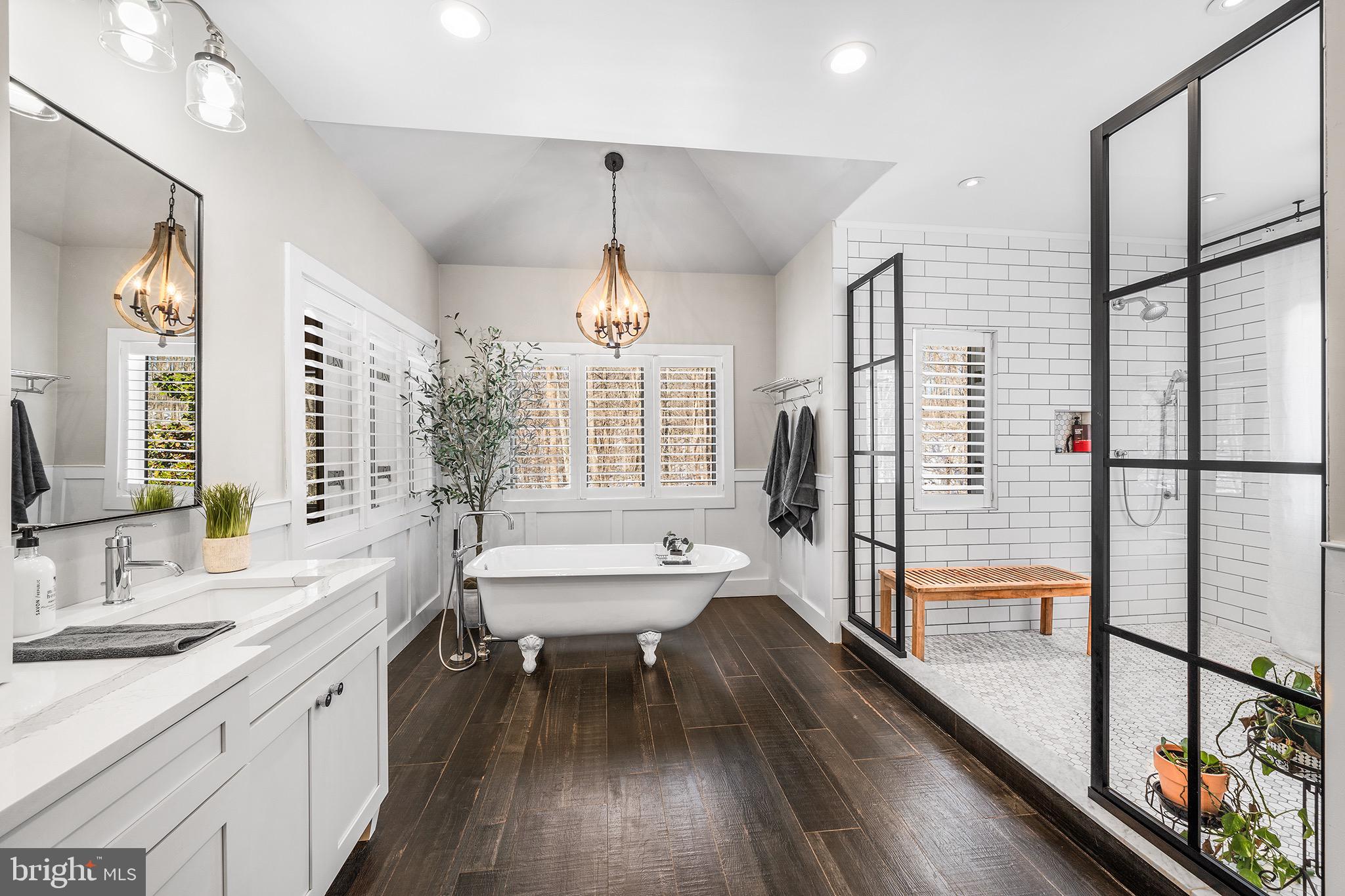 HUNTVIEW AT HORSES - Residential