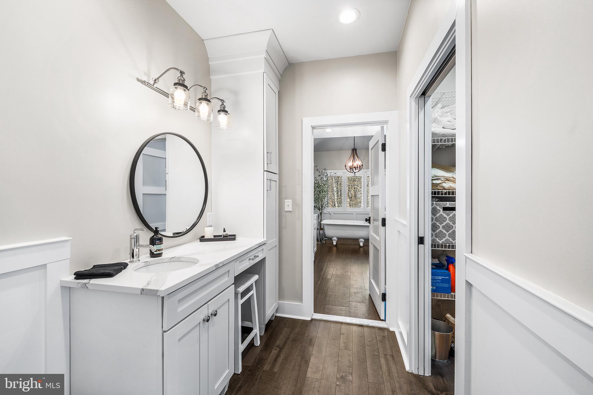 HUNTVIEW AT HORSES - Residential