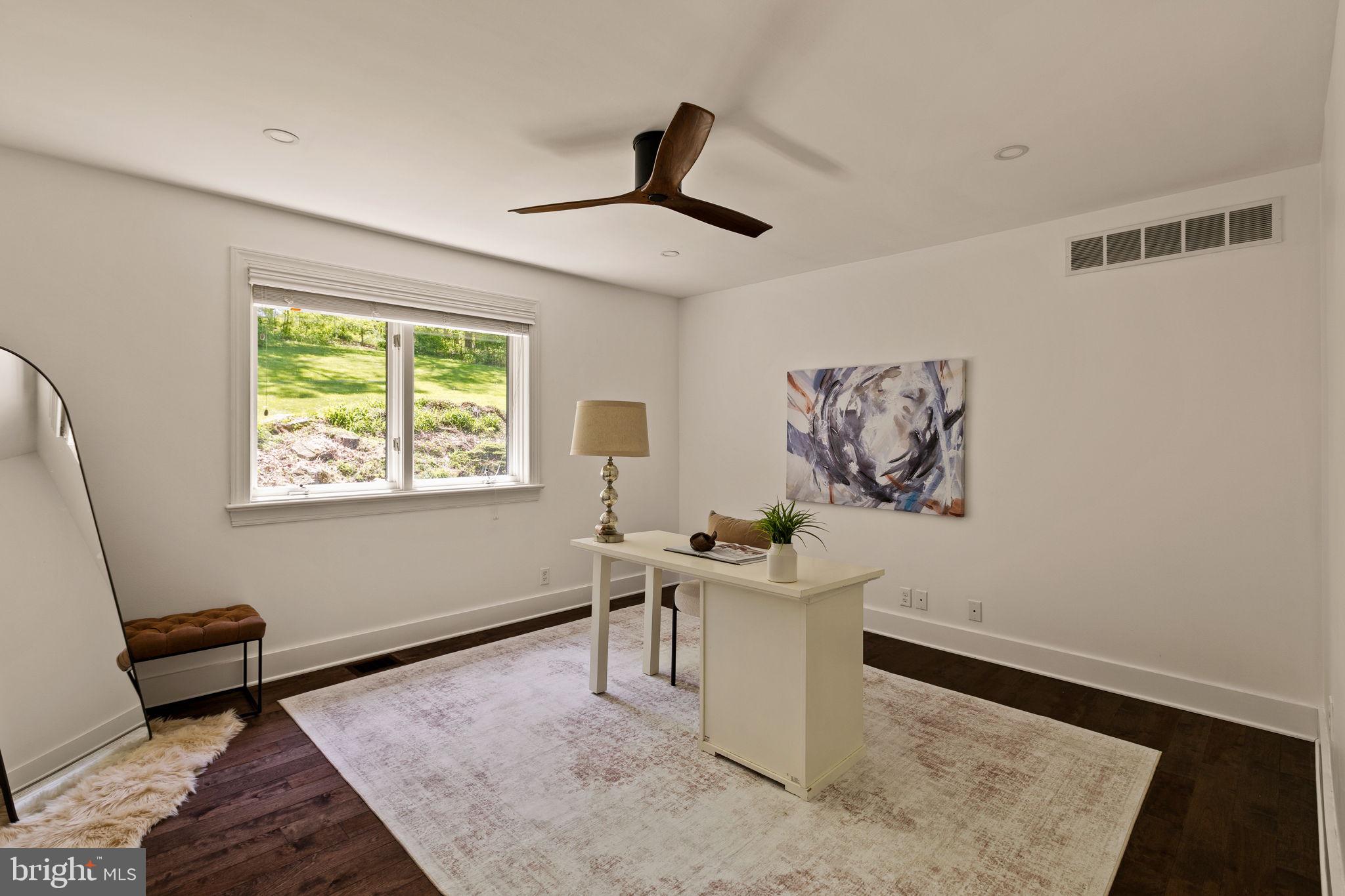 HUNTVIEW AT HORSES - Residential
