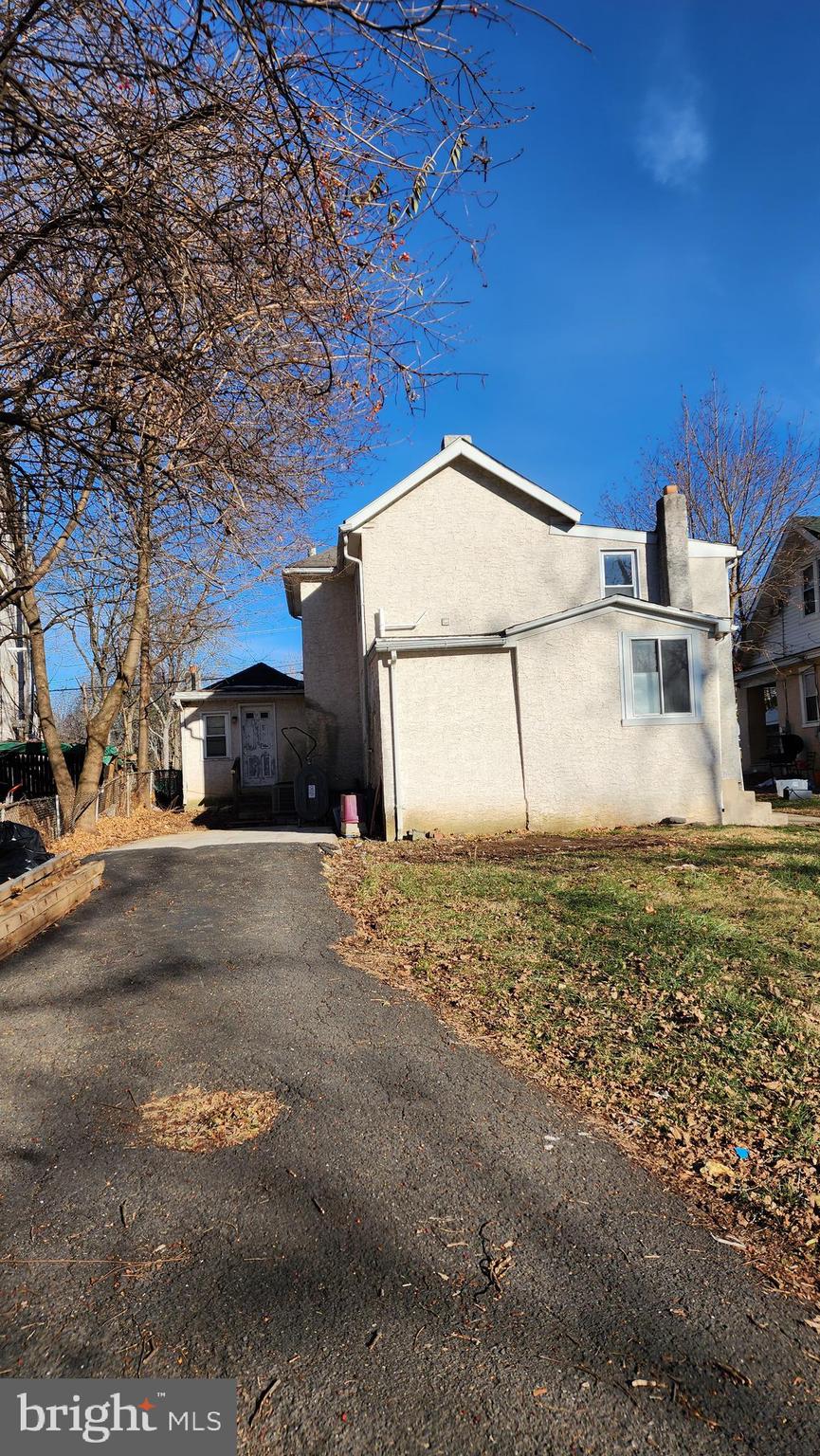 1104 TREWELLYN AVENUE