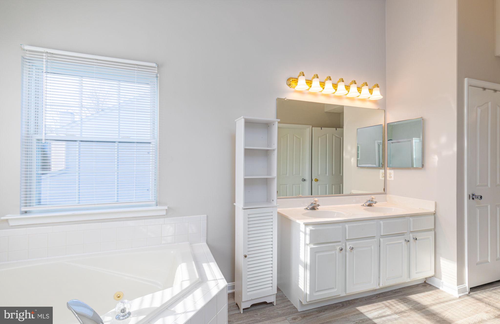 NORTH HILLS - Residential