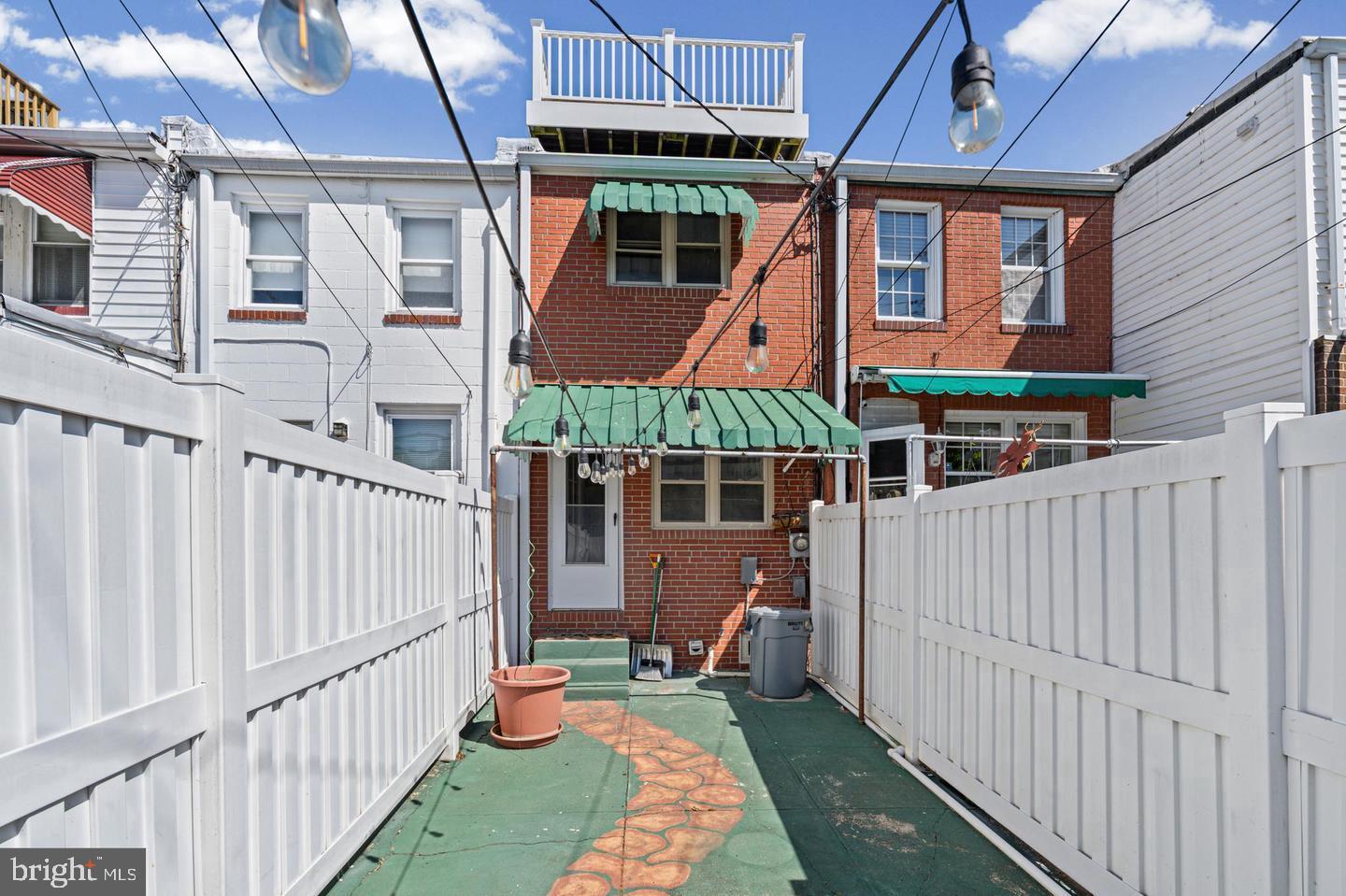 1456 ANDRE STREET