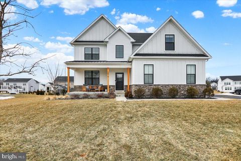 Homes For Sale - 1076 Mariwill Drive<br/> QUAKERTOWN, PA 18951