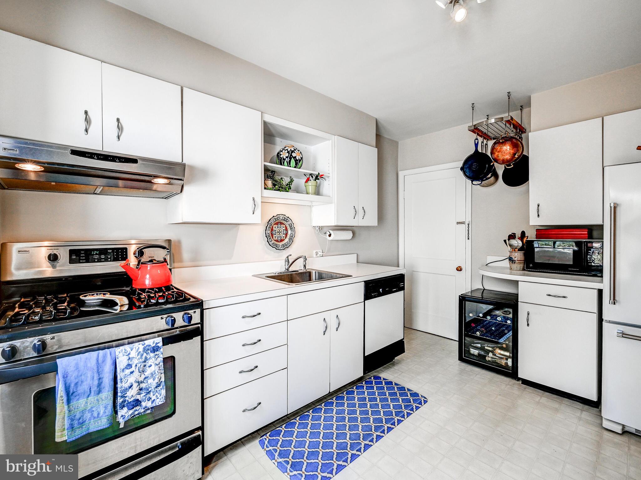 ROLAND PARK - Residential