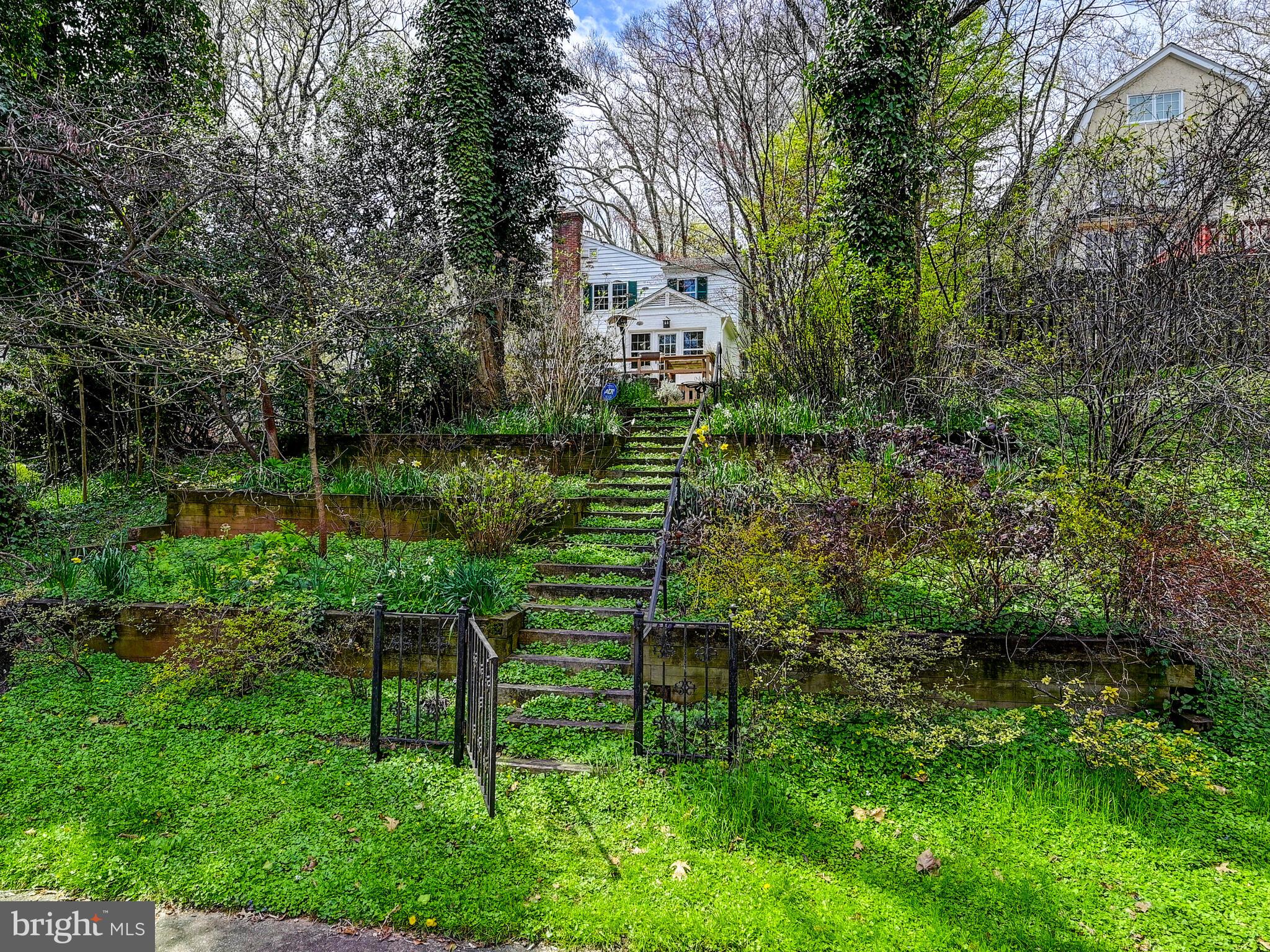 ROLAND PARK - Residential