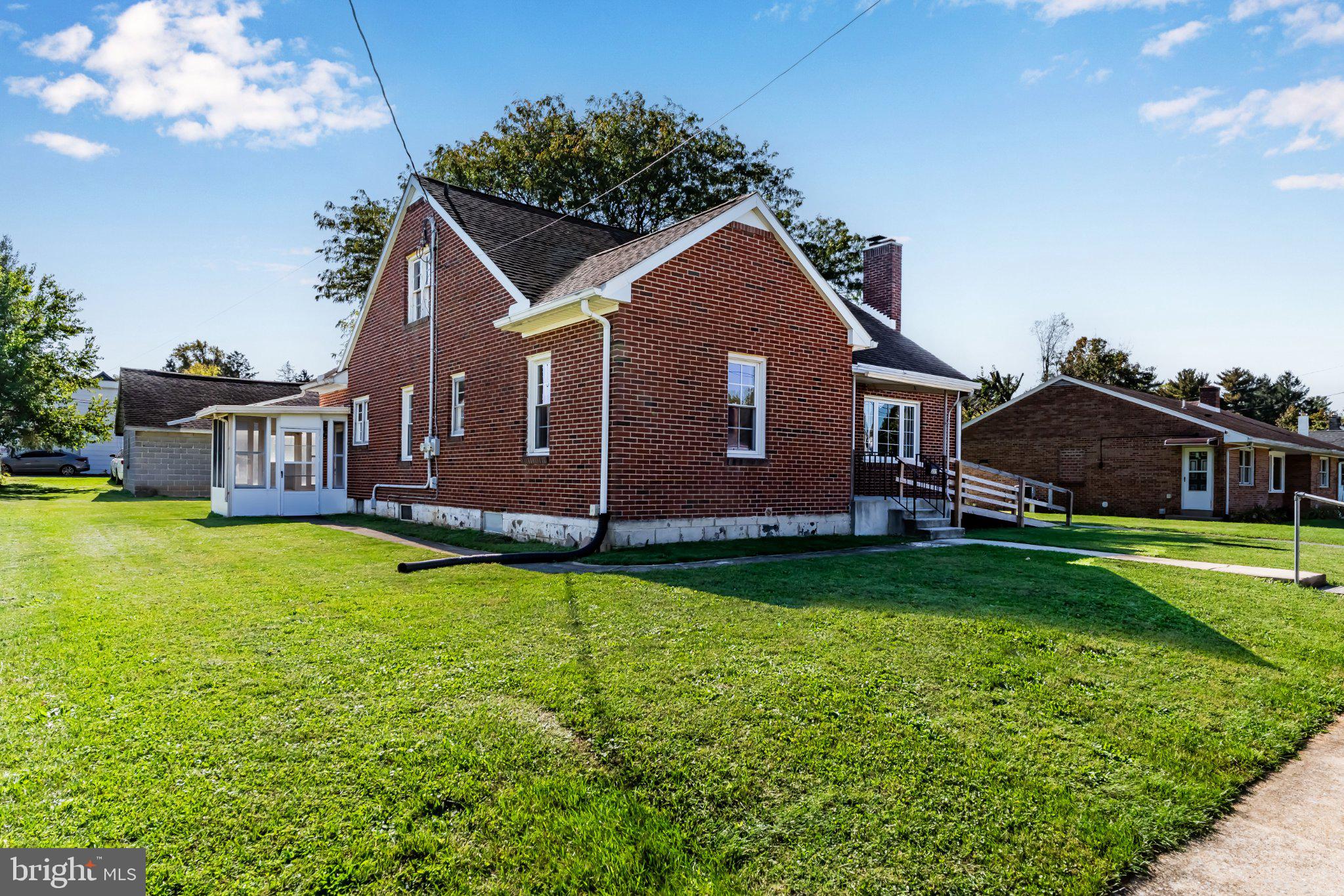 315 W GREEN STREET