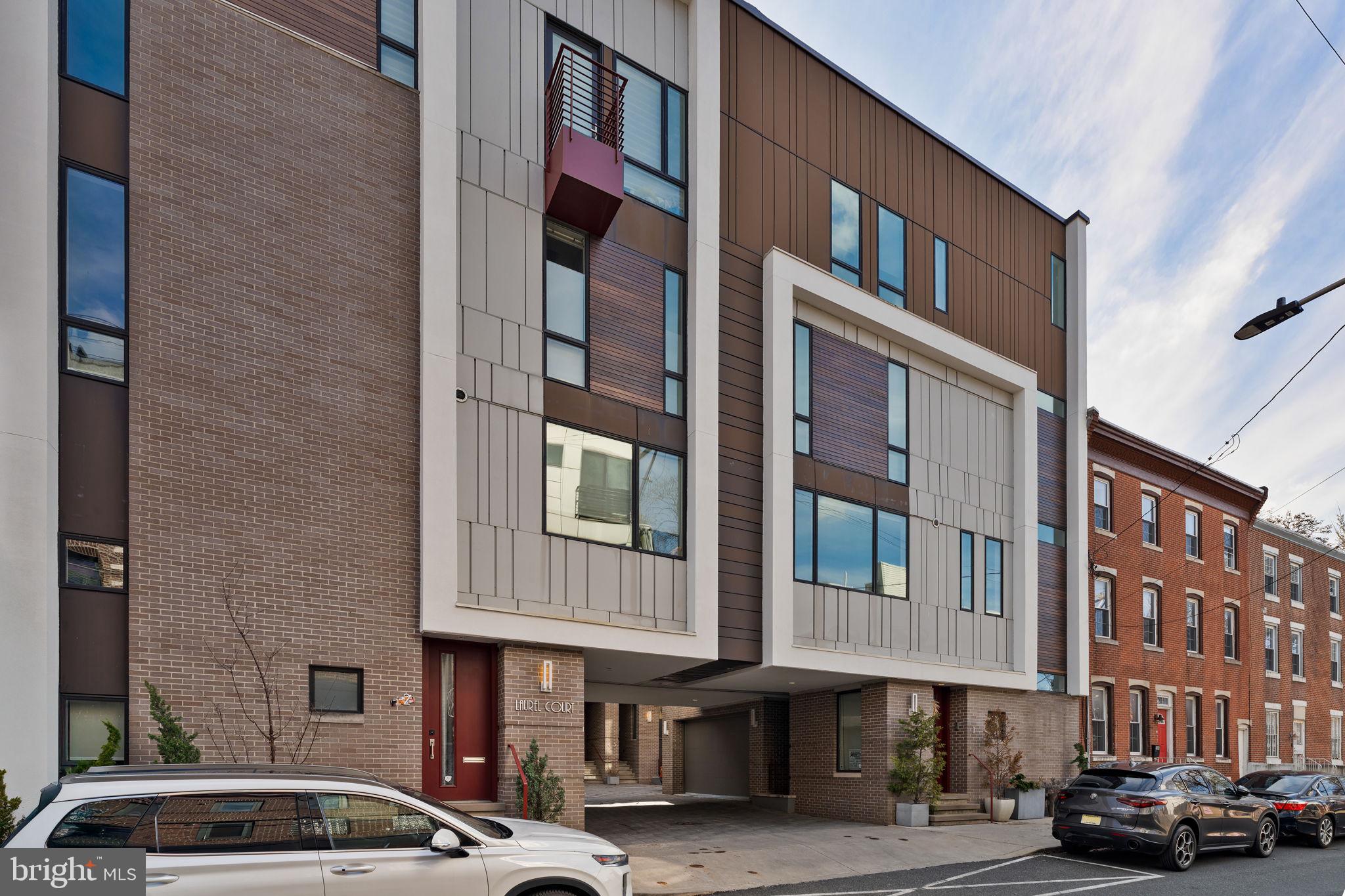 204 W LAUREL ST 3