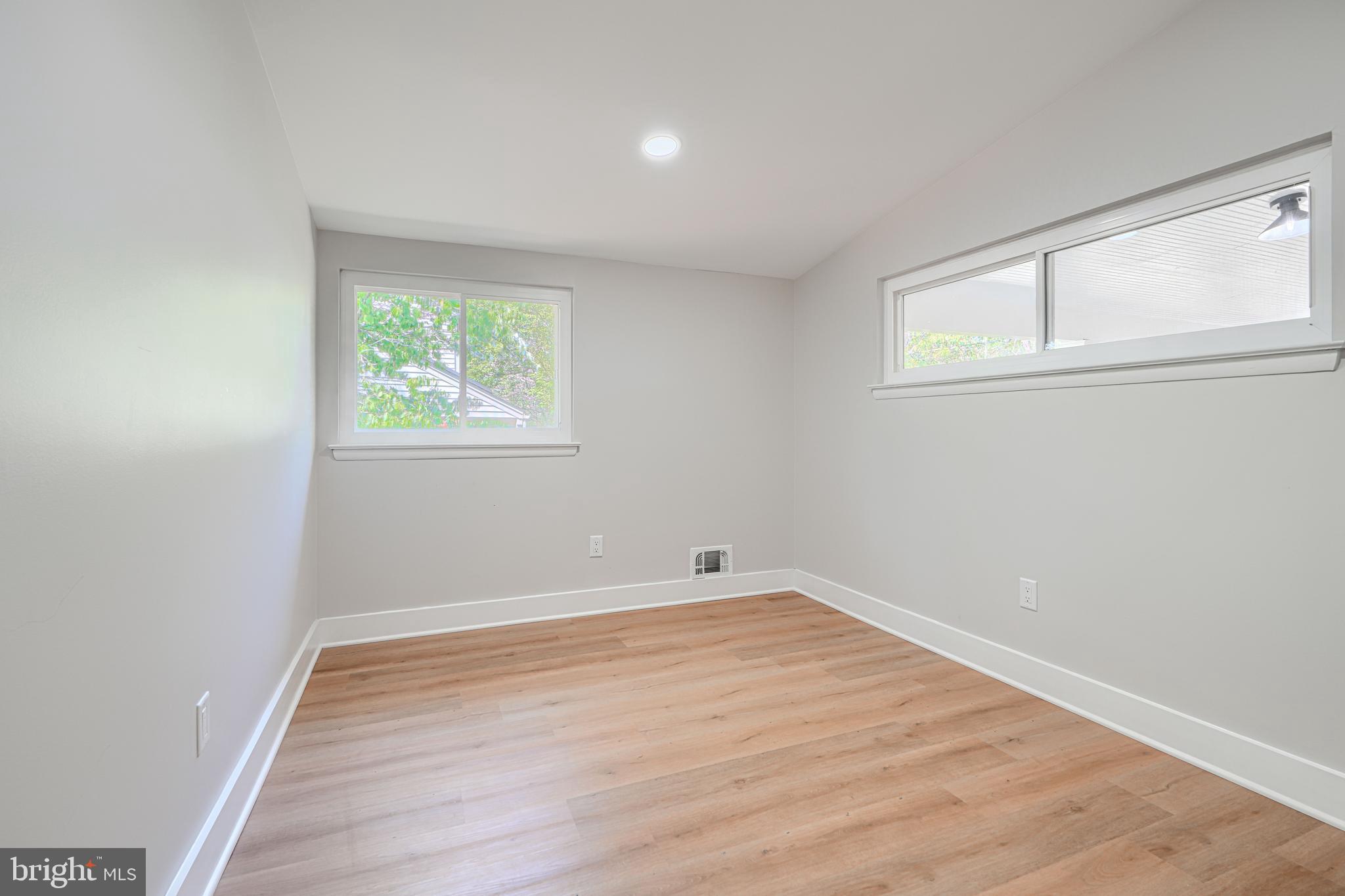 KEMP MILL ESTATES - Residential