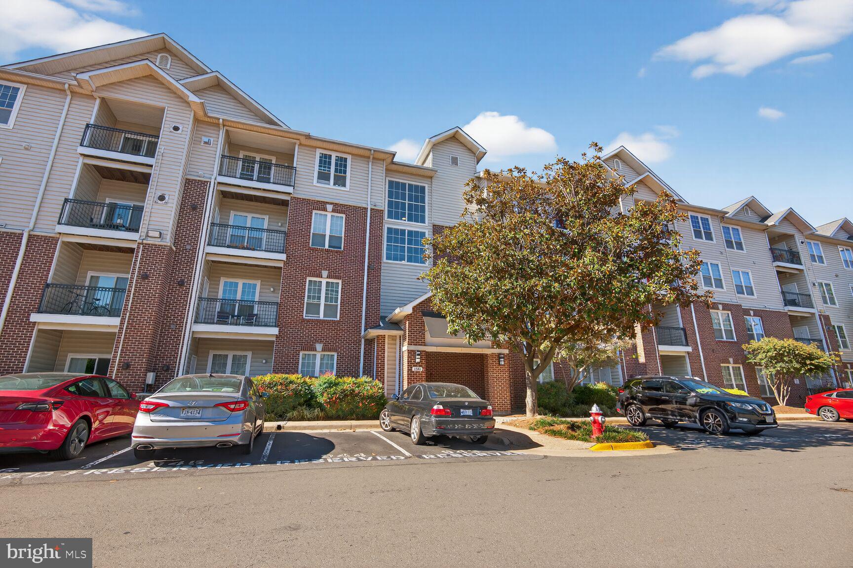 GATES OF MCLEAN - Residential