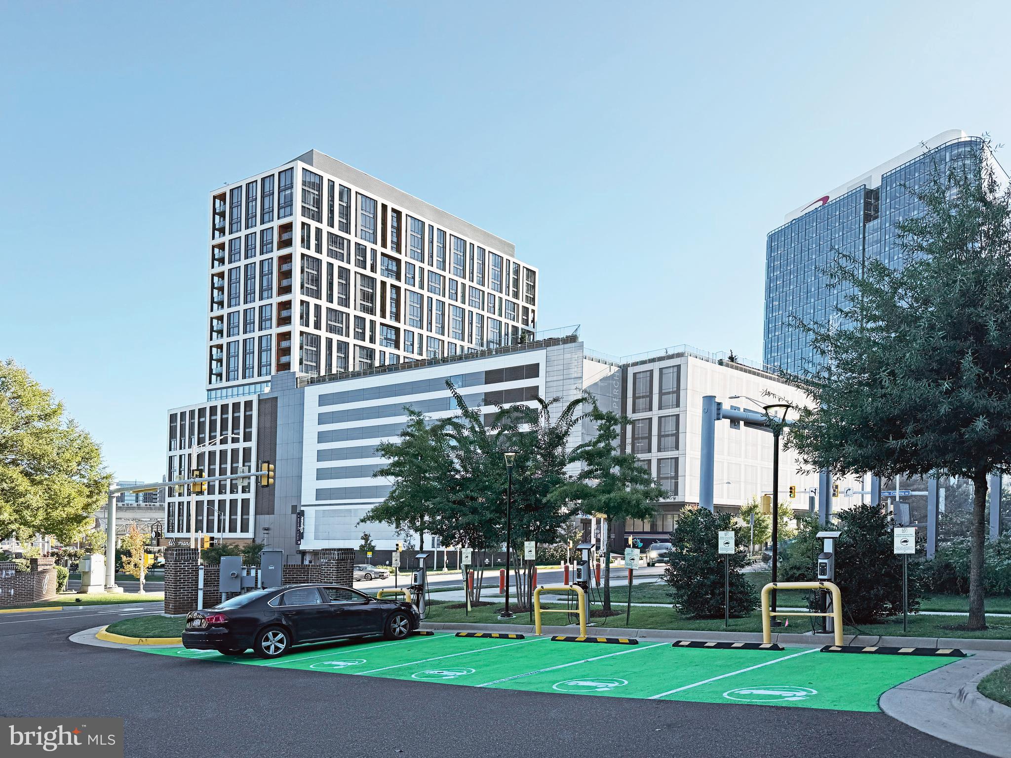 GATES OF MCLEAN - Residential