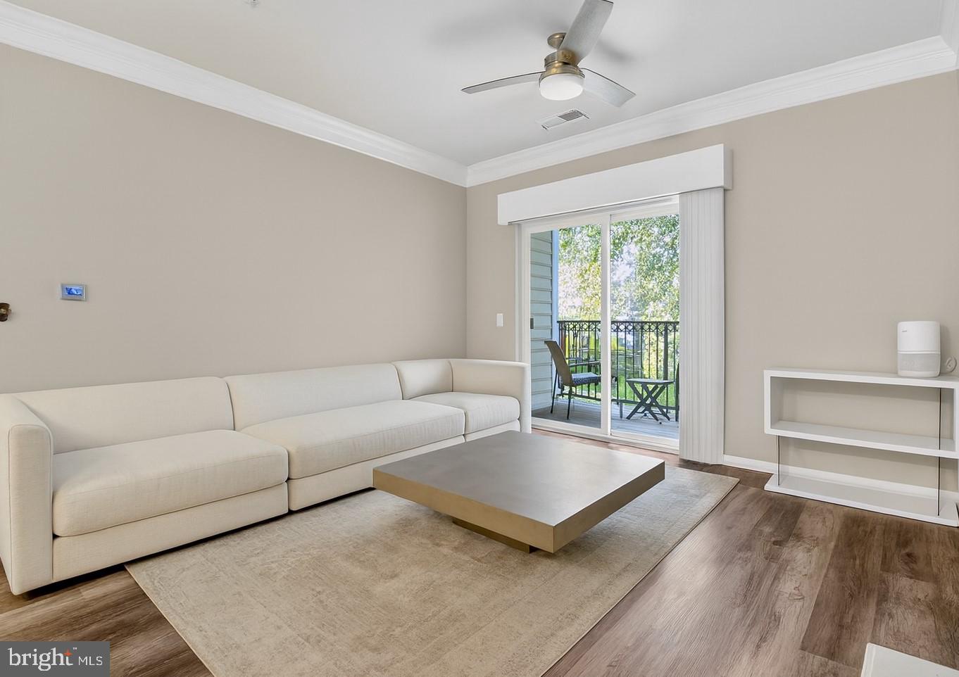 1580 SPRING GATE DRIVE 4204