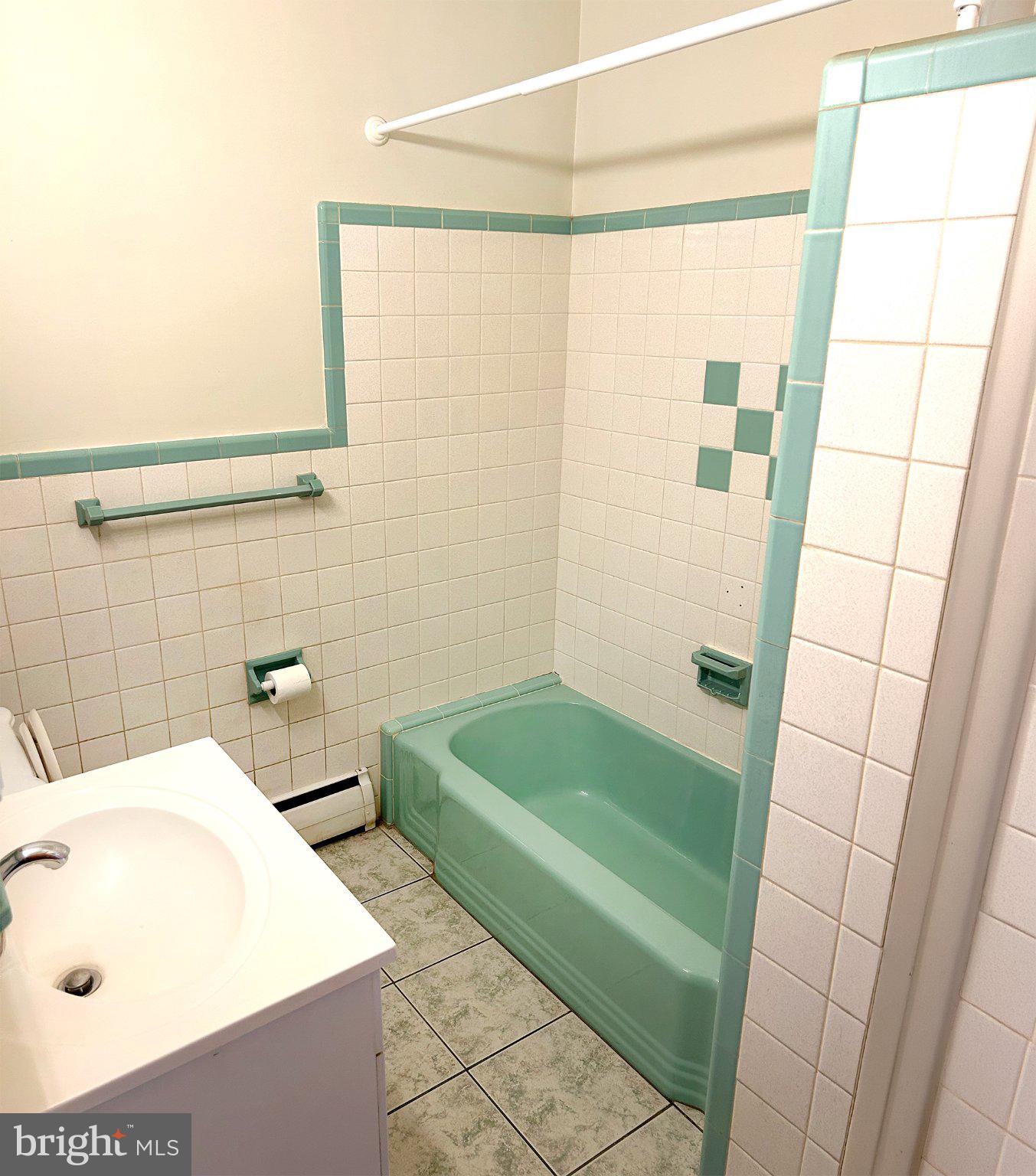 PHILADELPHIA (NORTHEAST) - Residential