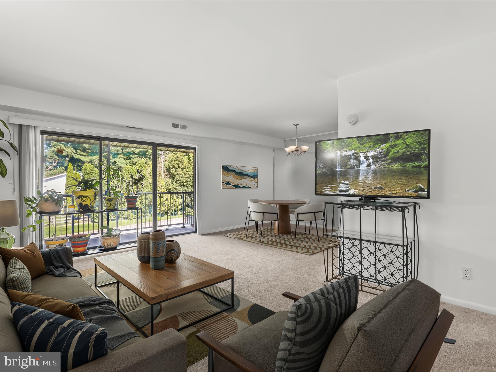 CHESTNUT HILL - Residential