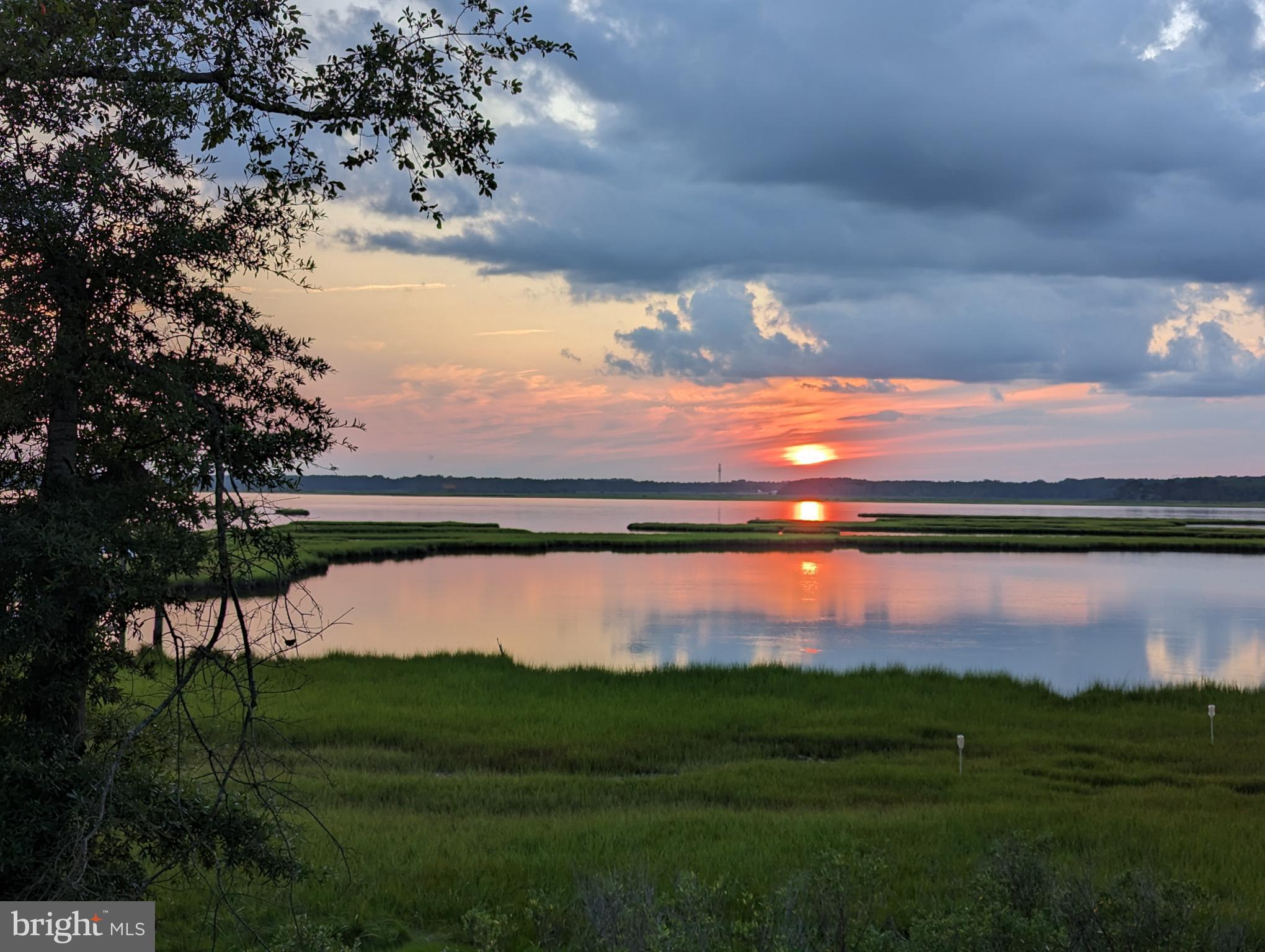 INDIAN CREEK - Residential