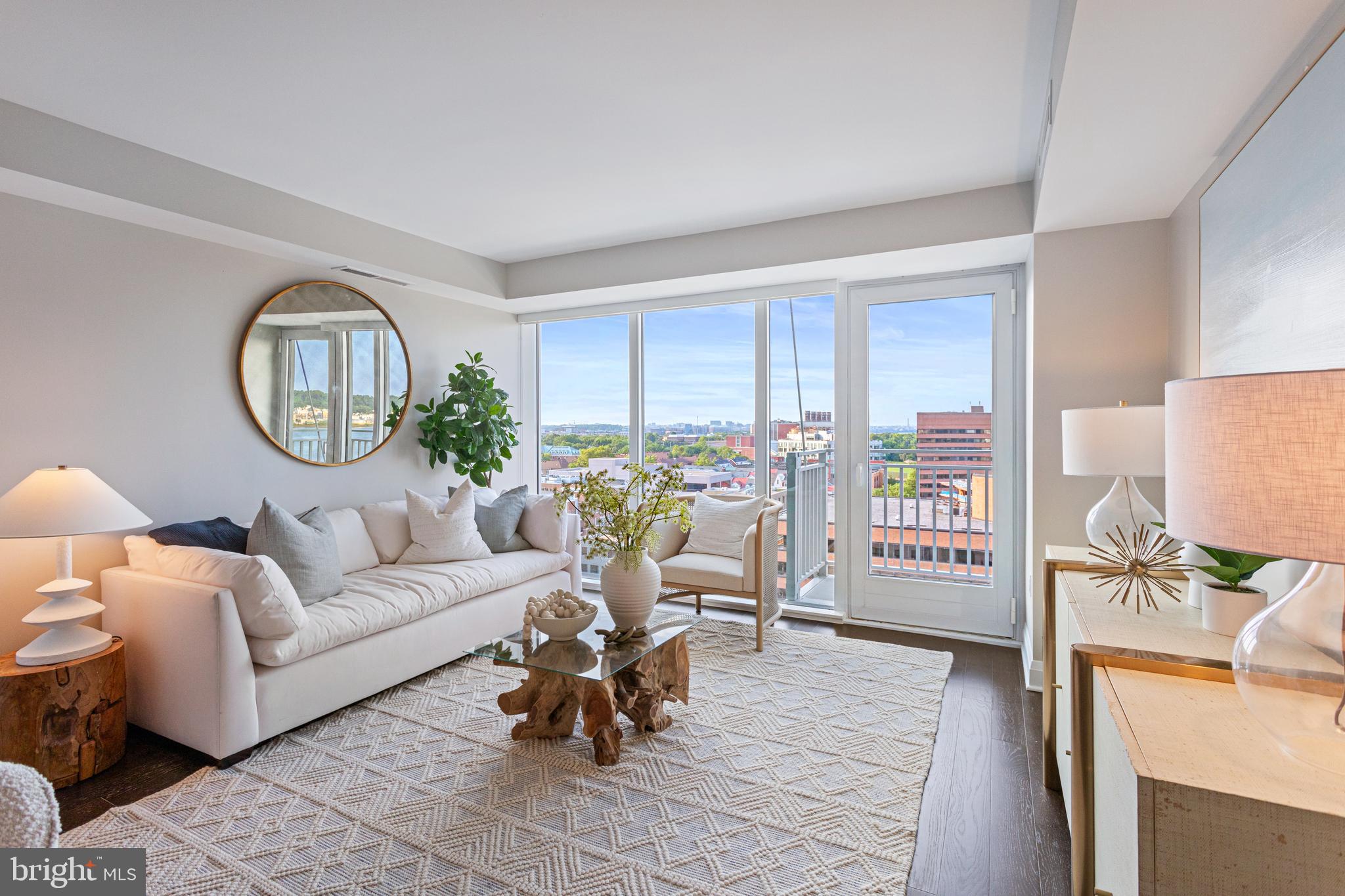 OLD TOWN ALEXANDRIA - Residential