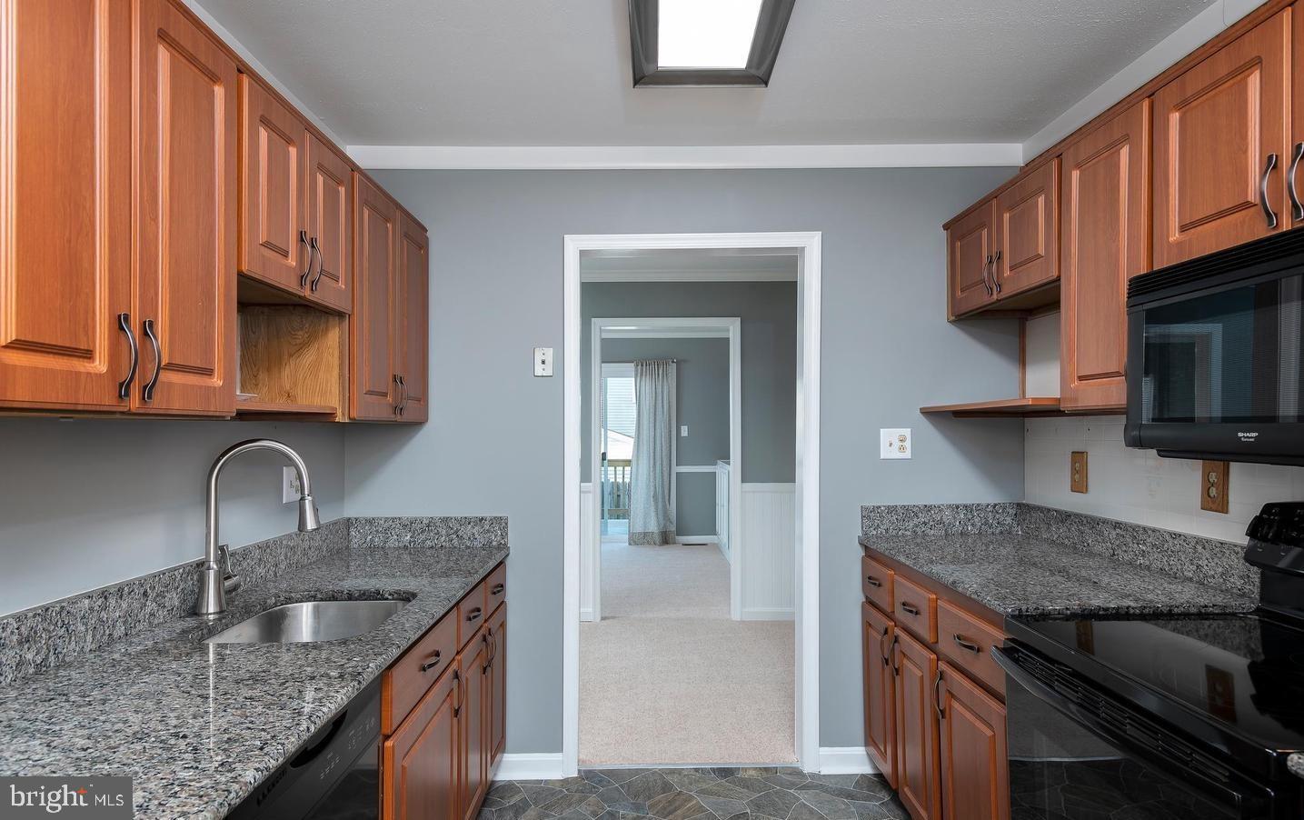 CROFTON MEADOWS - Residential Lease