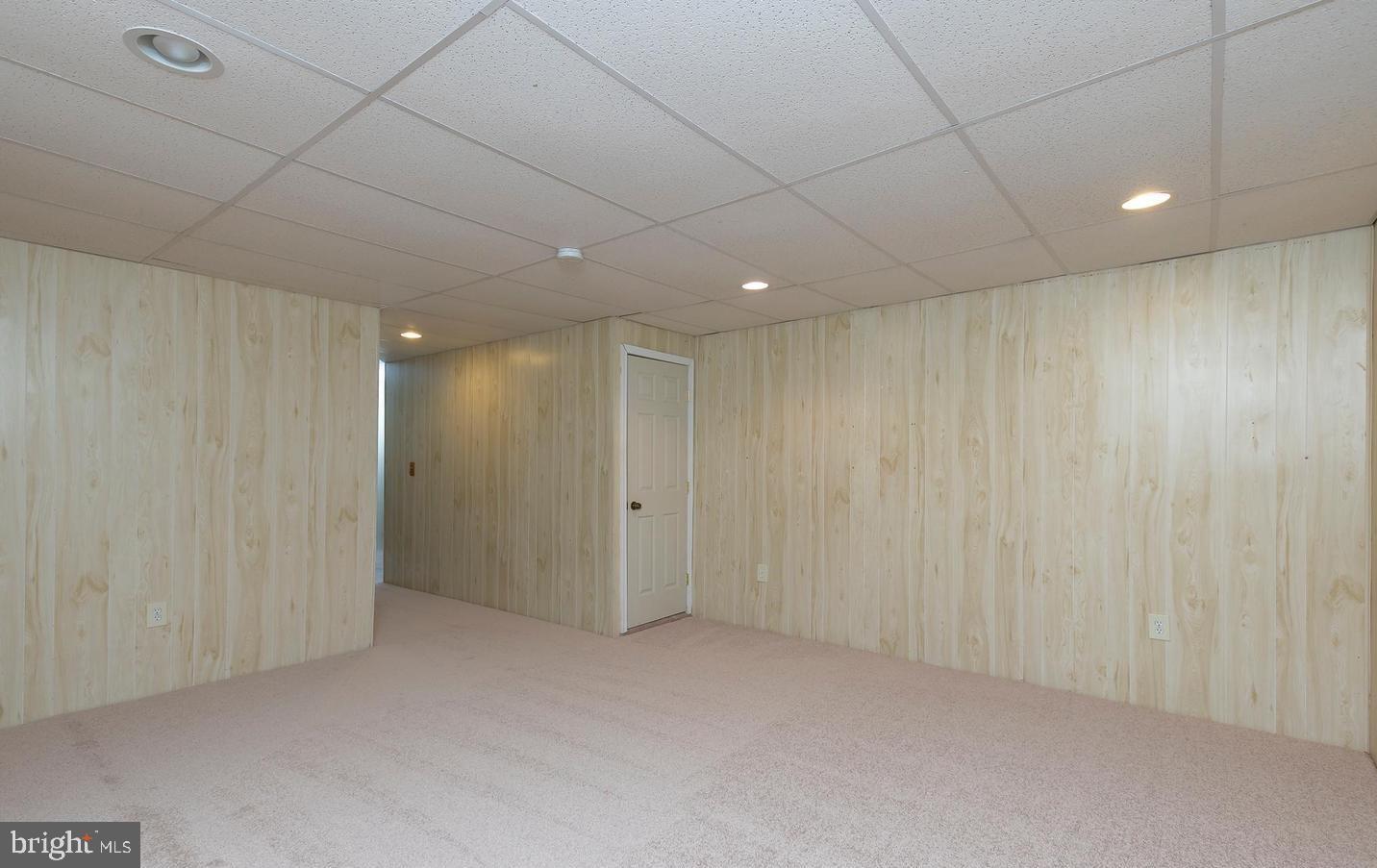 CROFTON MEADOWS - Residential Lease