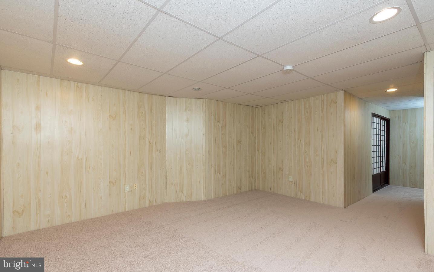 CROFTON MEADOWS - Residential Lease