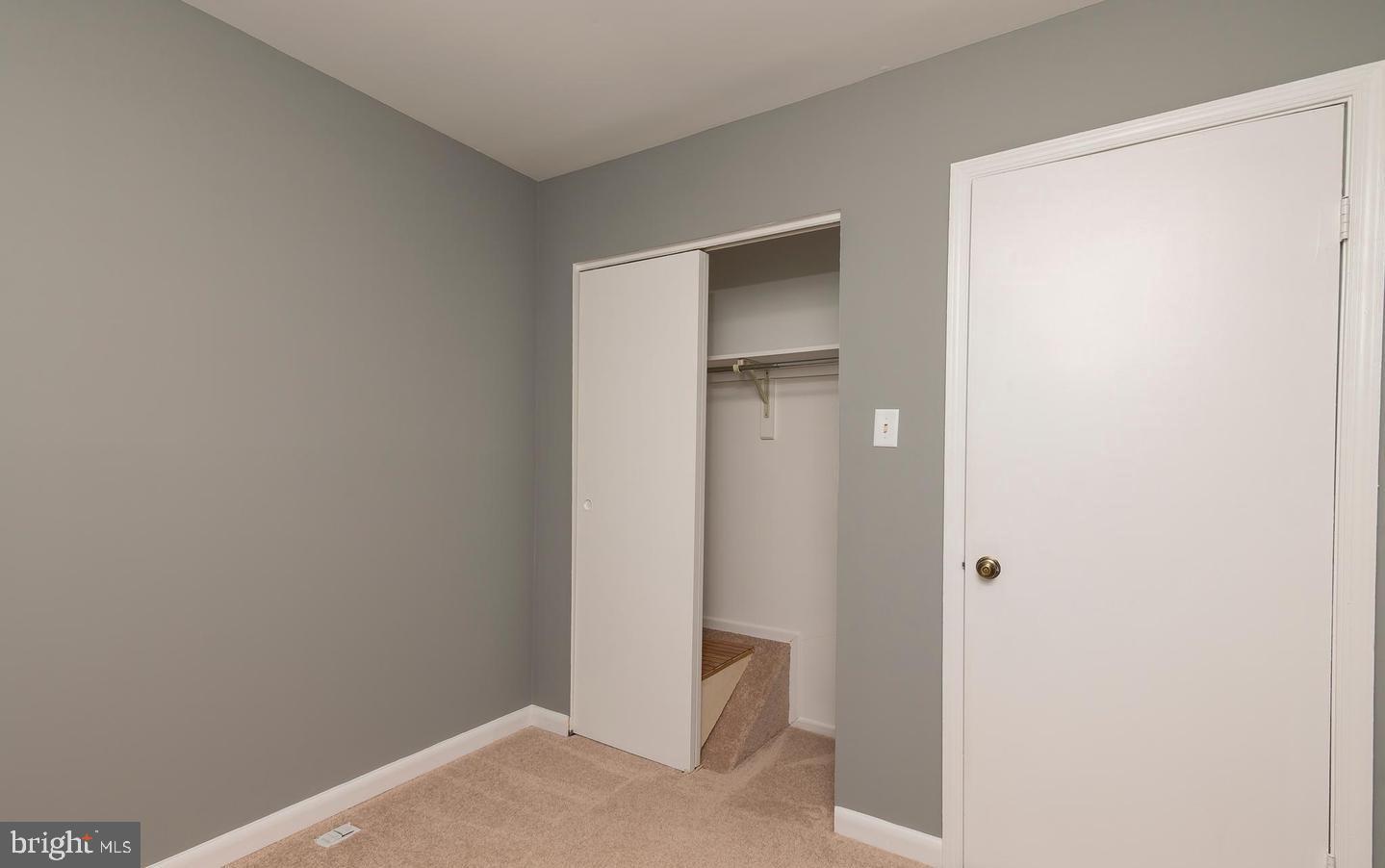 CROFTON MEADOWS - Residential Lease