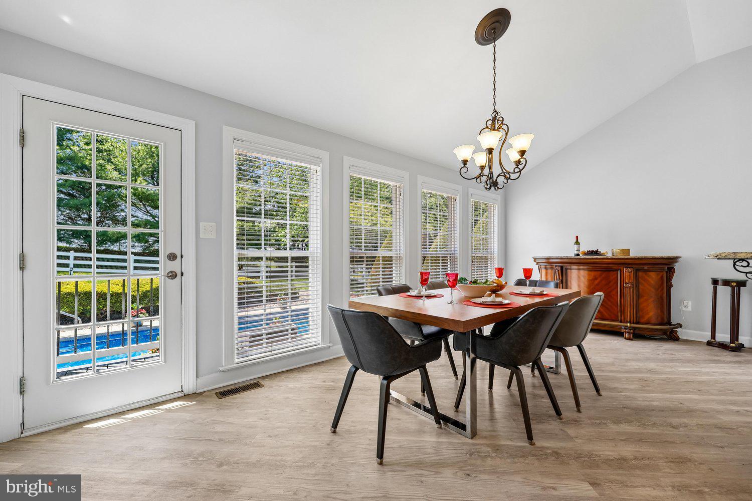 GLENBROOK - Residential