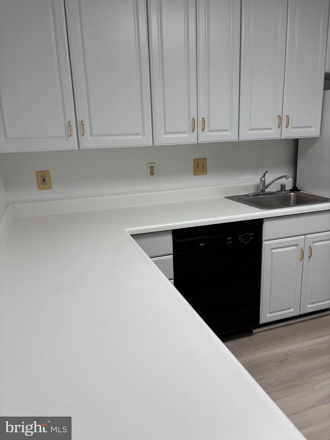 7002 EVERGREEN COURT