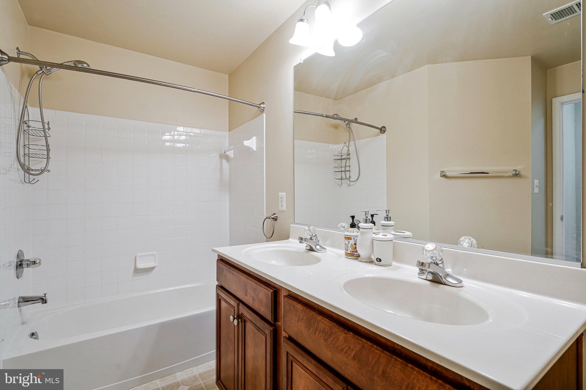 STONE RIDGE - Residential