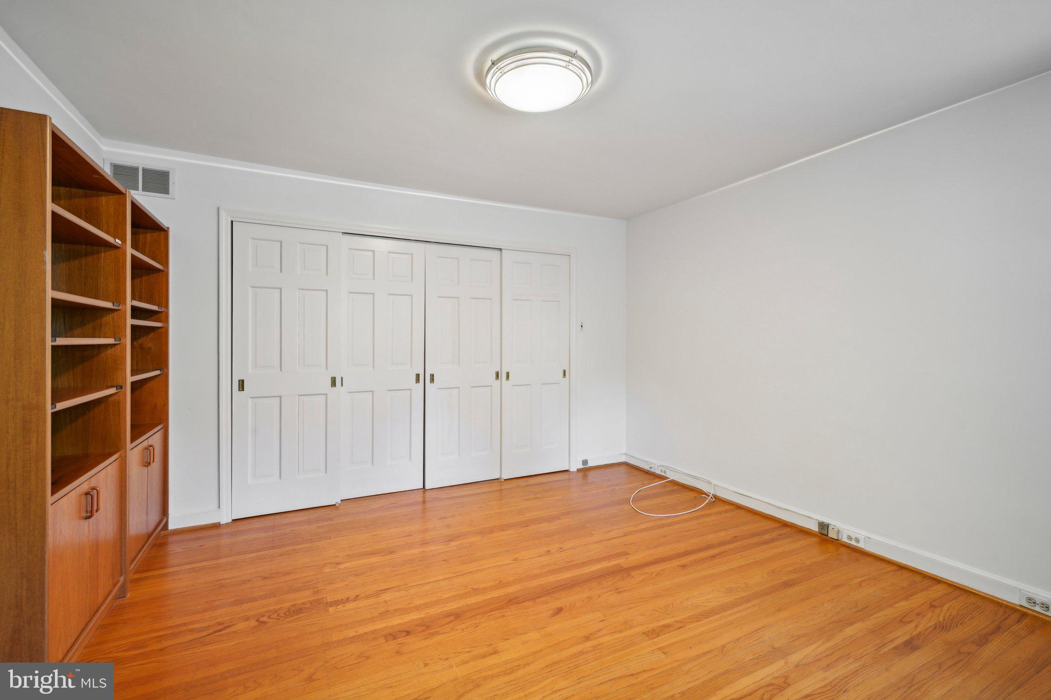 WYNNEWOOD - Residential