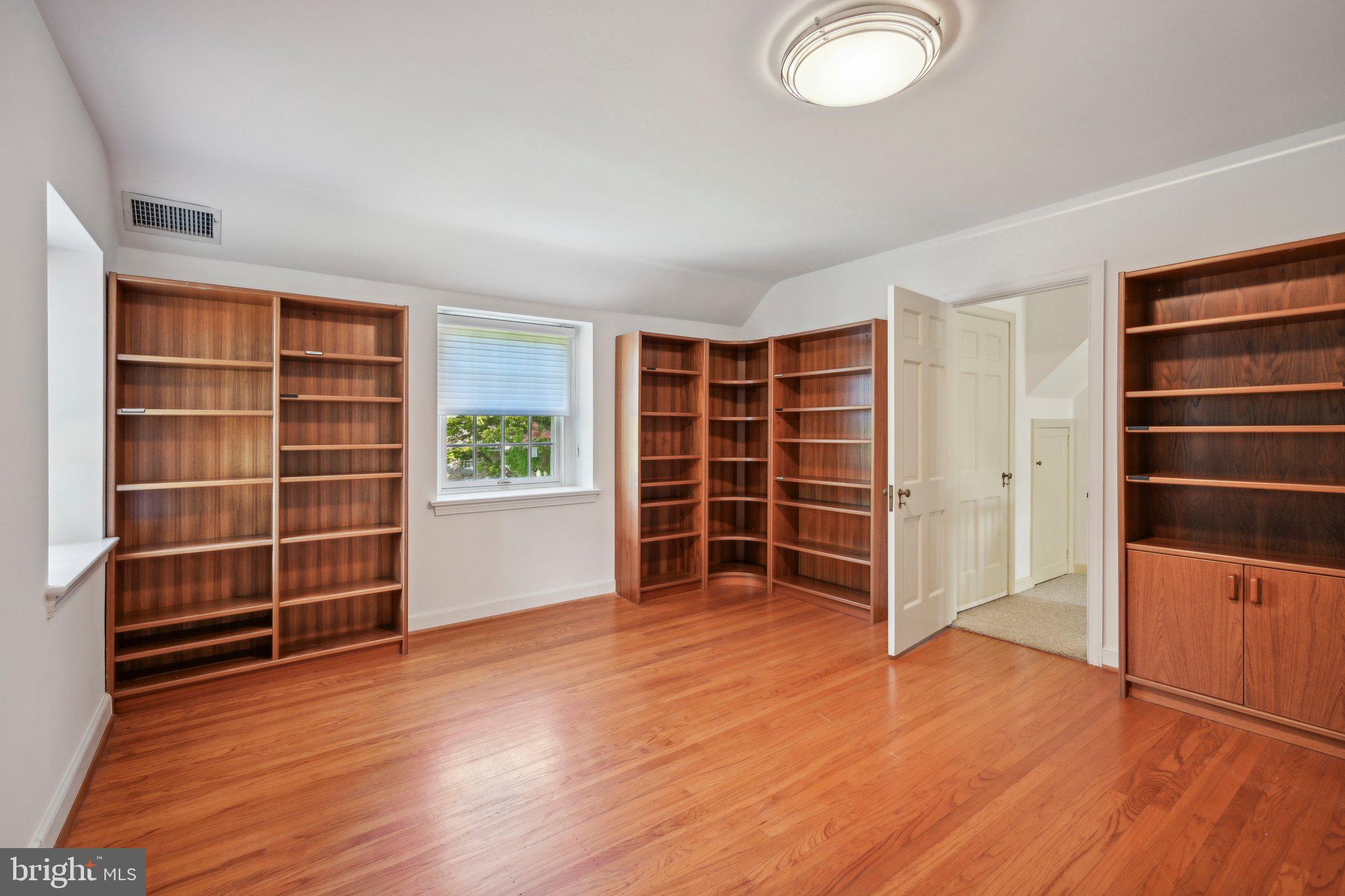 WYNNEWOOD - Residential