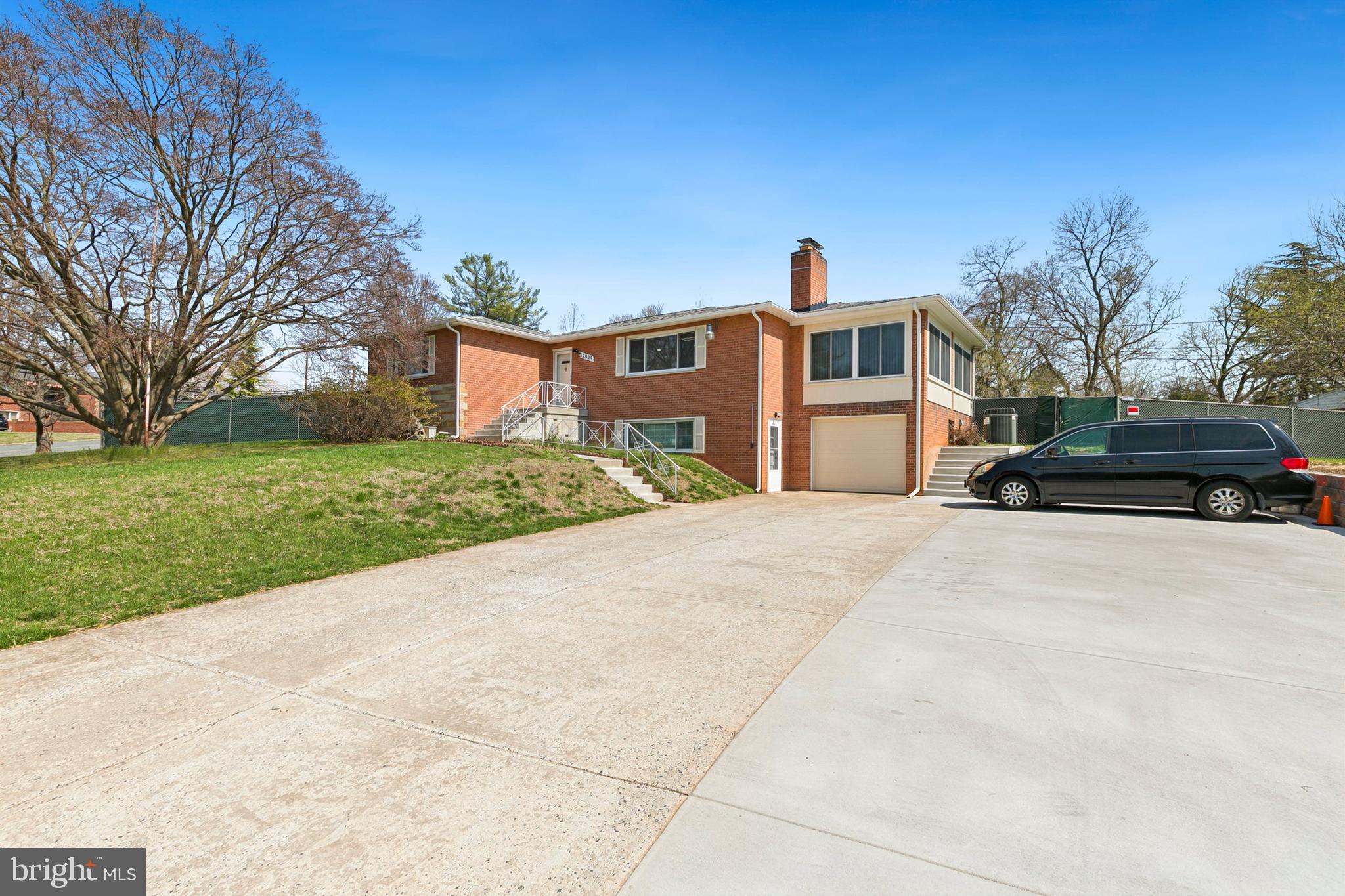 MEADOWOOD - Residential