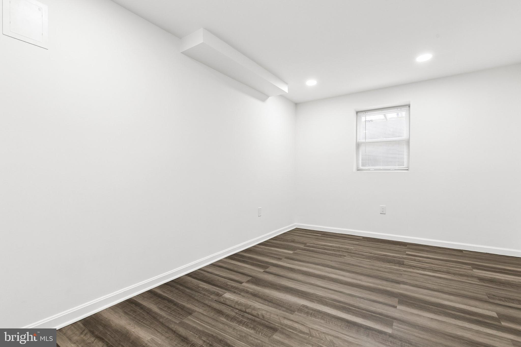 MEADOWOOD - Residential