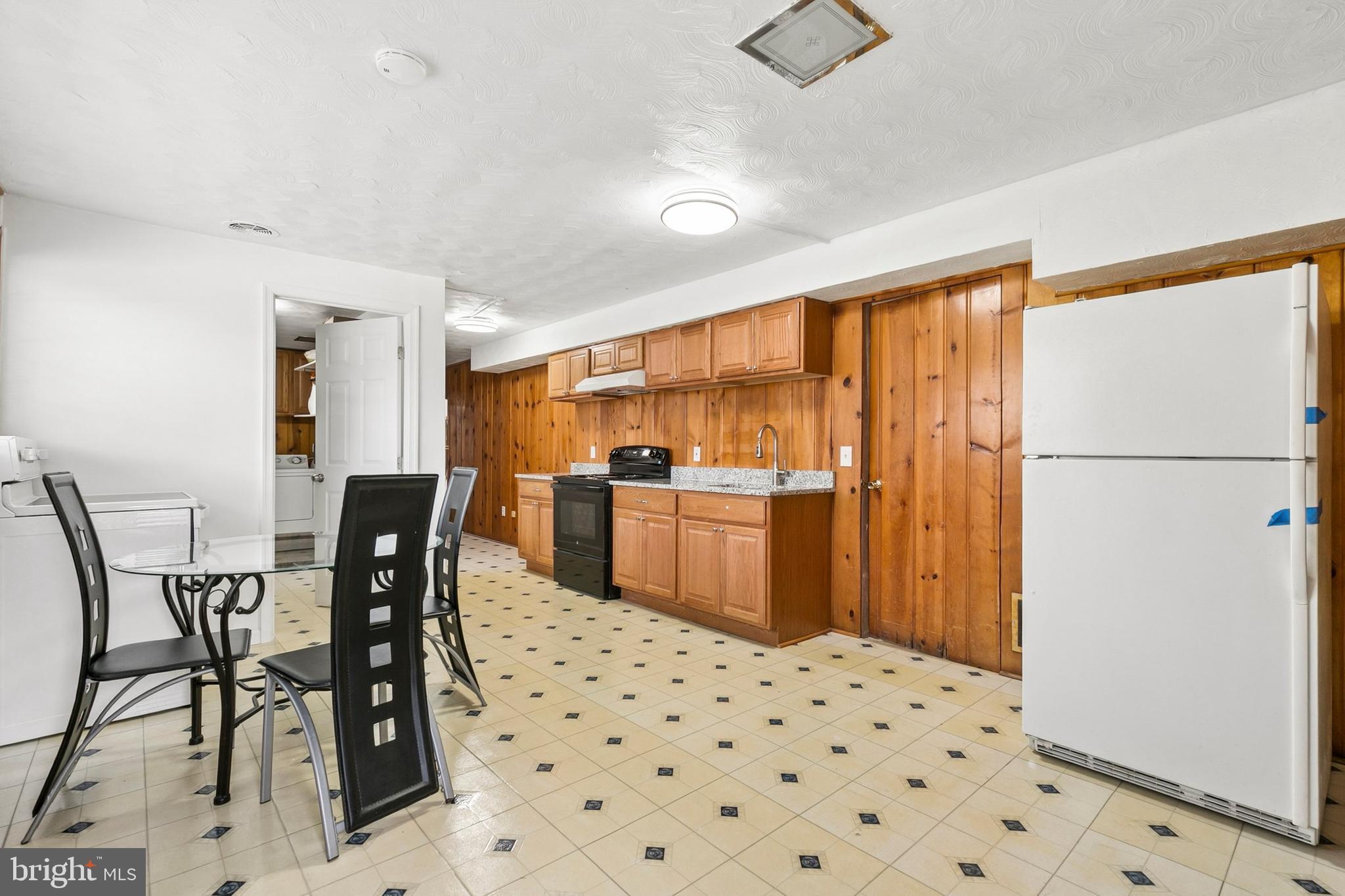 MEADOWOOD - Residential